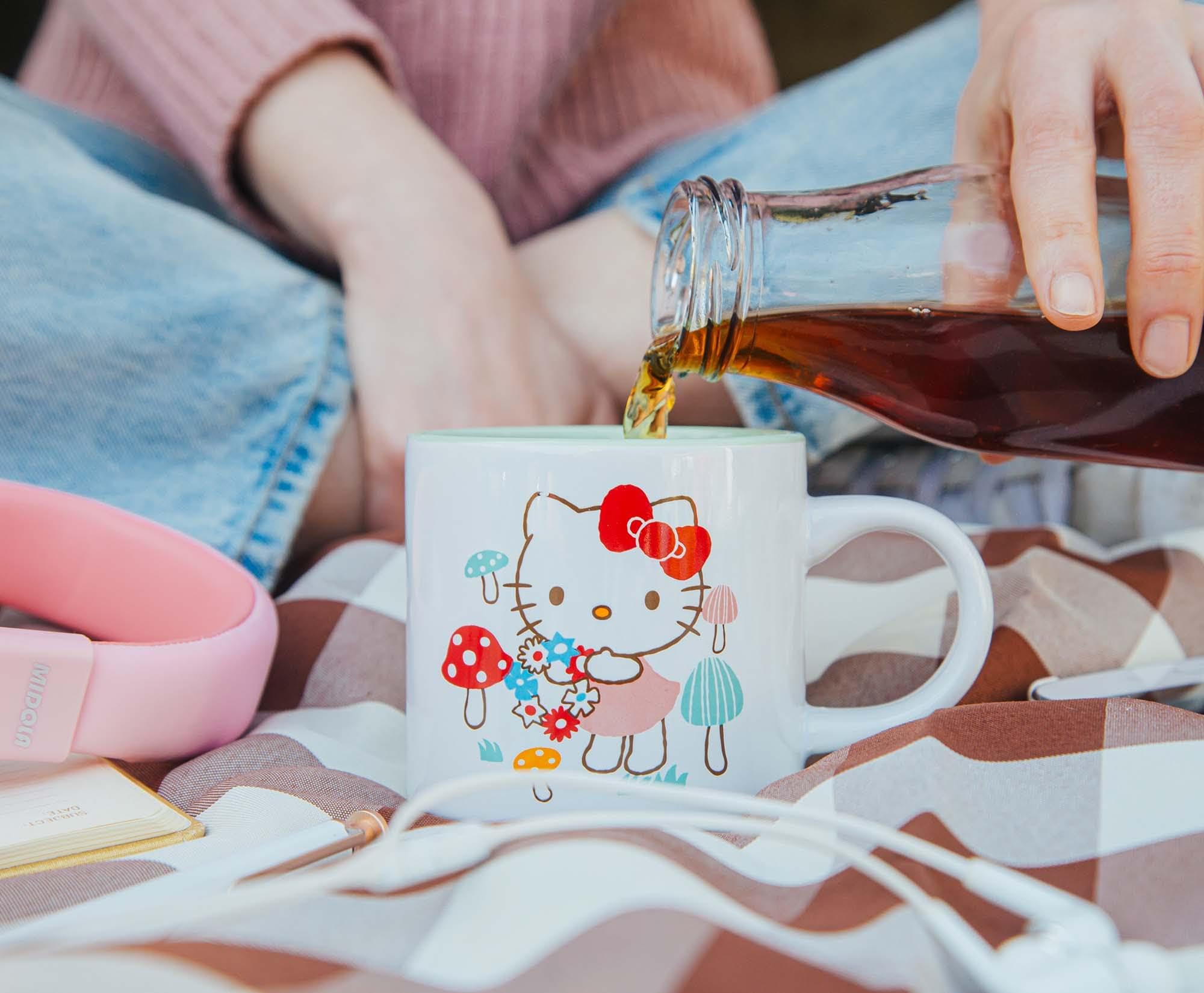 Foto 6 | Taza Sanrio Hello Kitty Mushrooms, Apilable, 380 Ml, Cerámica - Venta Internacional.
