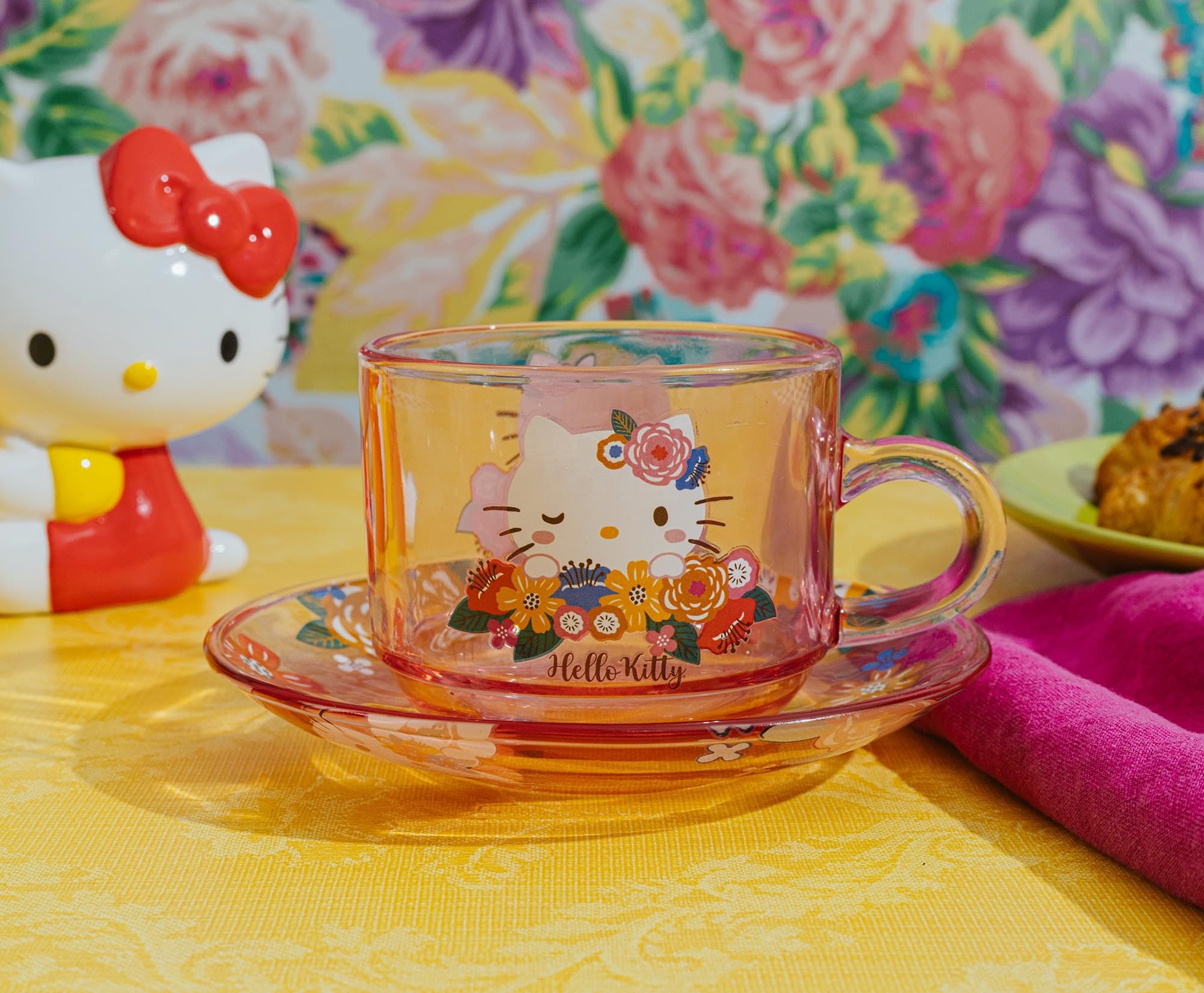 Foto 5 pulgar | Set De Taza De Té Y Platillo Silver Buffalo Sanrio Hello Kitty - Venta Internacional.