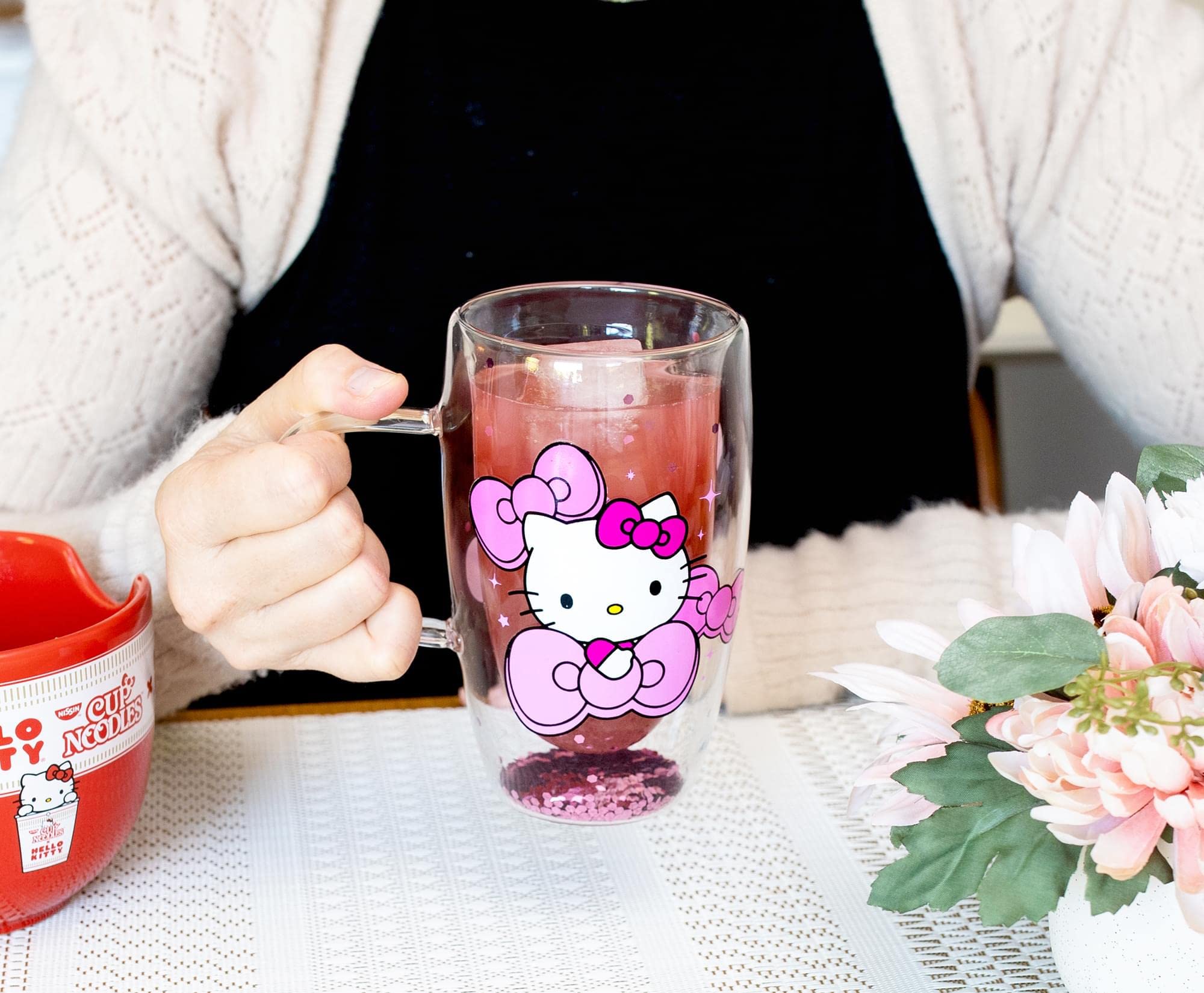 Foto 7 | Taza De Cristal Sanrio Hello Kitty Bows And Stars Confeti, 450 Ml - Venta Internacional.