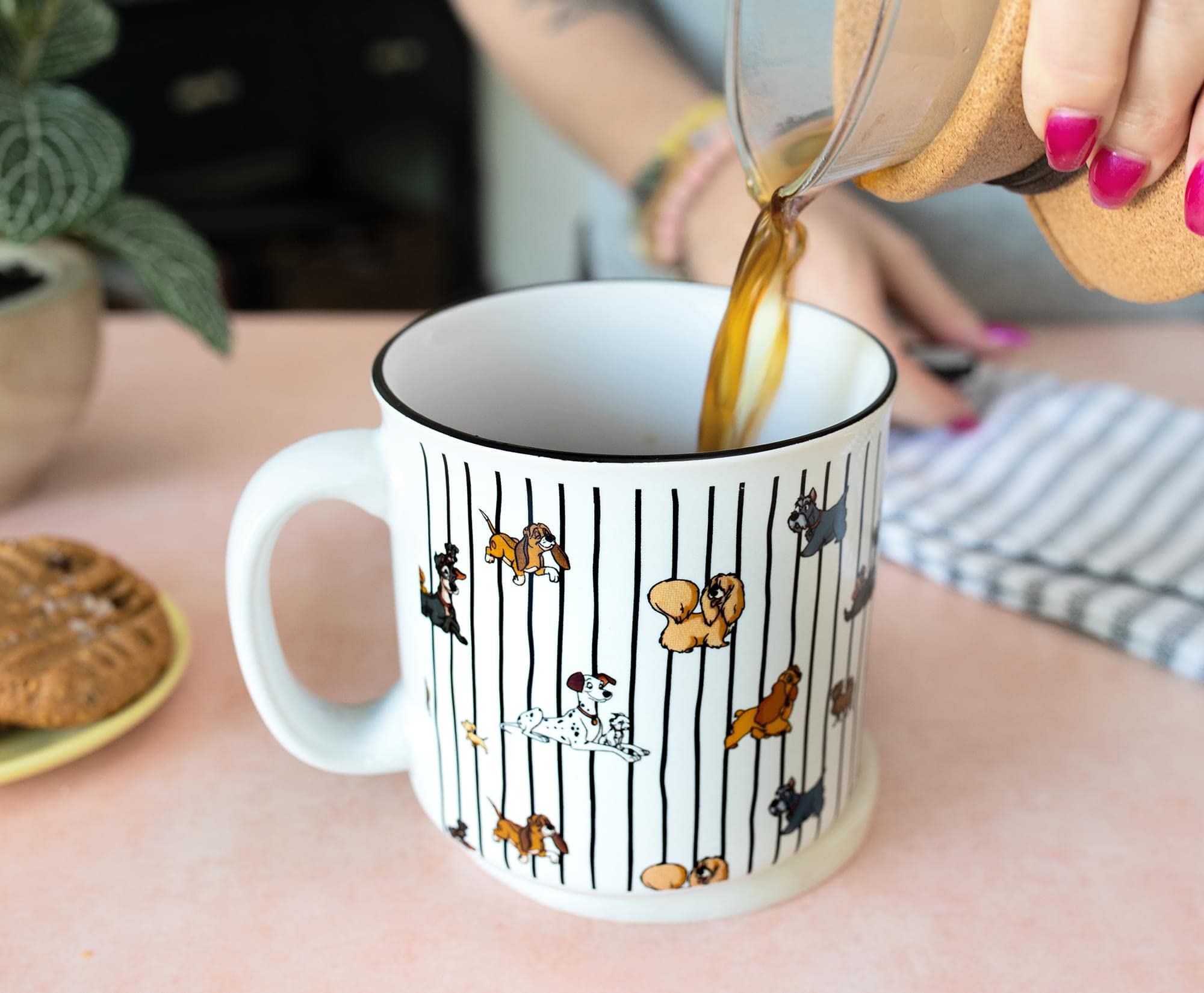 Foto 5 pulgar | Taza De Cerámica Camper Silver Buffalo Disney Dogs, 600 Ml, Sin Bpa - Venta Internacional.
