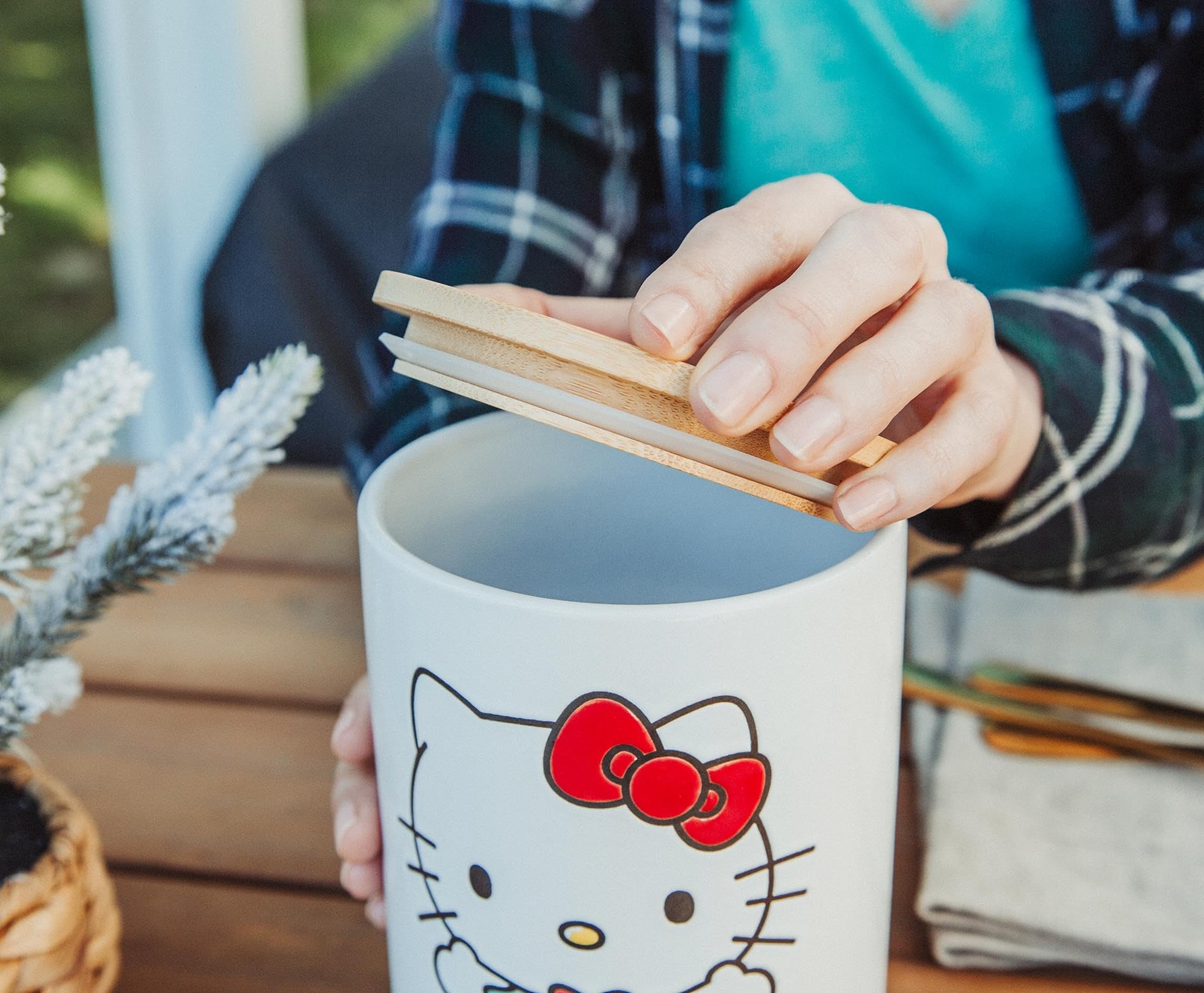Foto 6 | Recipiente Para Tarros Para Aperitivos Hello Kitty Sanrio Holiday Ceramic - Venta Internacional.