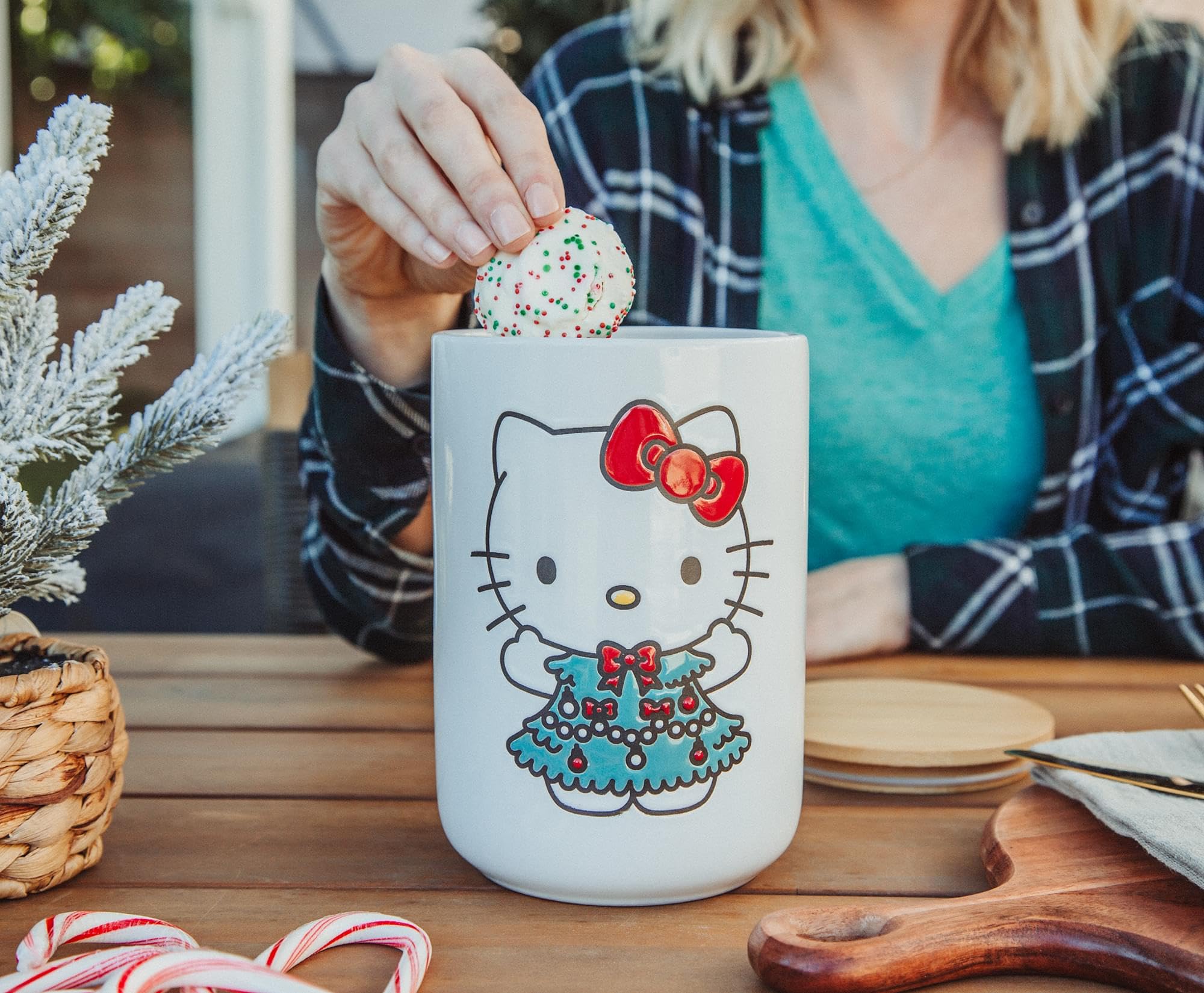 Foto 7 | Recipiente Para Tarros Para Aperitivos Hello Kitty Sanrio Holiday Ceramic - Venta Internacional.