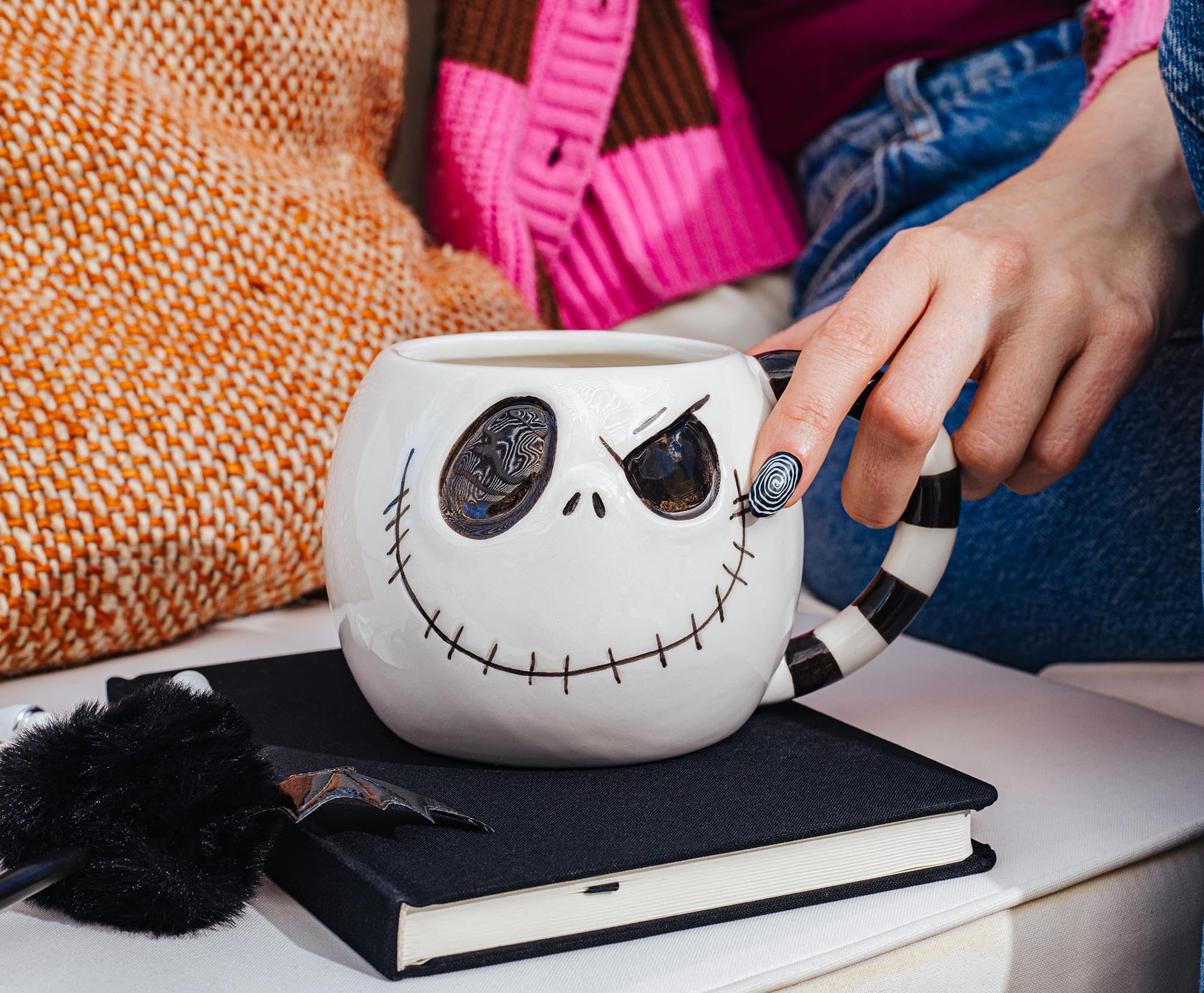 Foto 7 pulgar | Taza De Cerámica Plateada Buffalo Disney Nightmare Before Christmas - Venta Internacional.