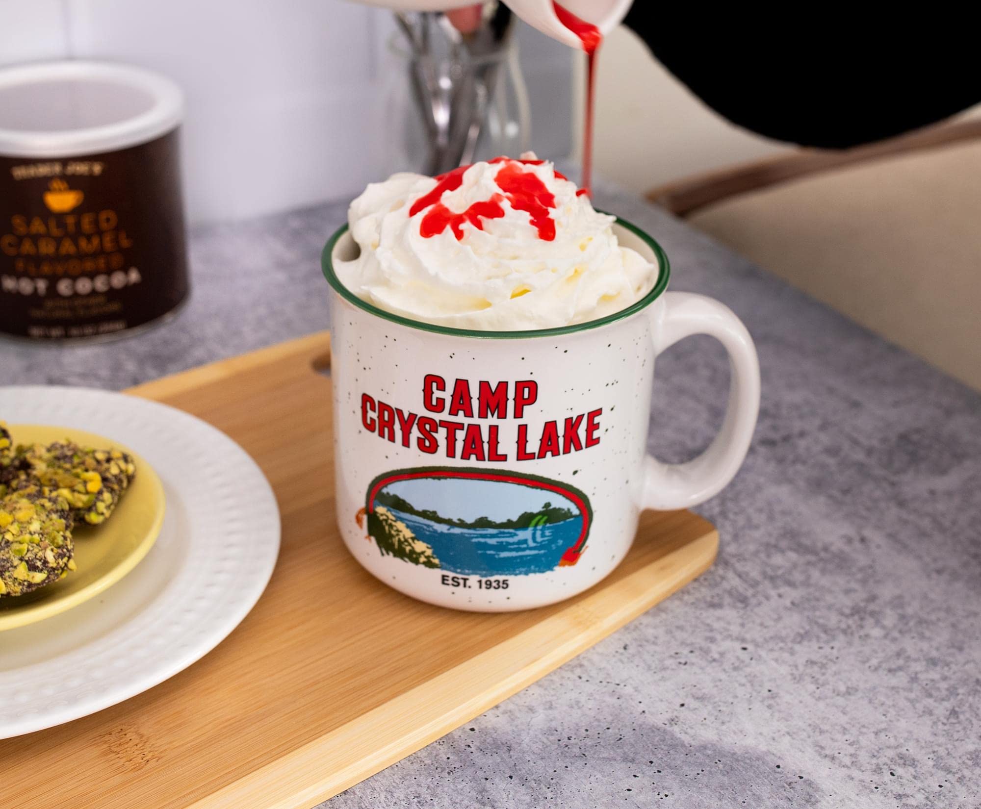 Foto 5 pulgar | Taza Camper De Cerámica Silver Buffalo Friday The 13th, 600 Ml - Venta Internacional.