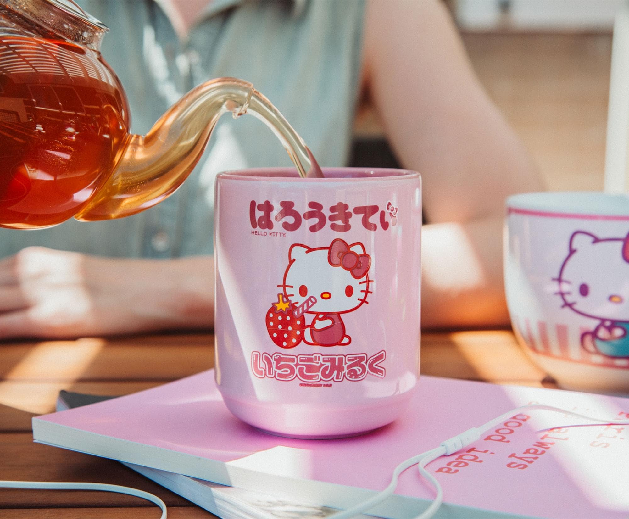 Foto 4 pulgar | Taza De Té Silver Buffalo Sanrio Hello Kitty Fresa Milk 270 Ml - Venta Internacional.
