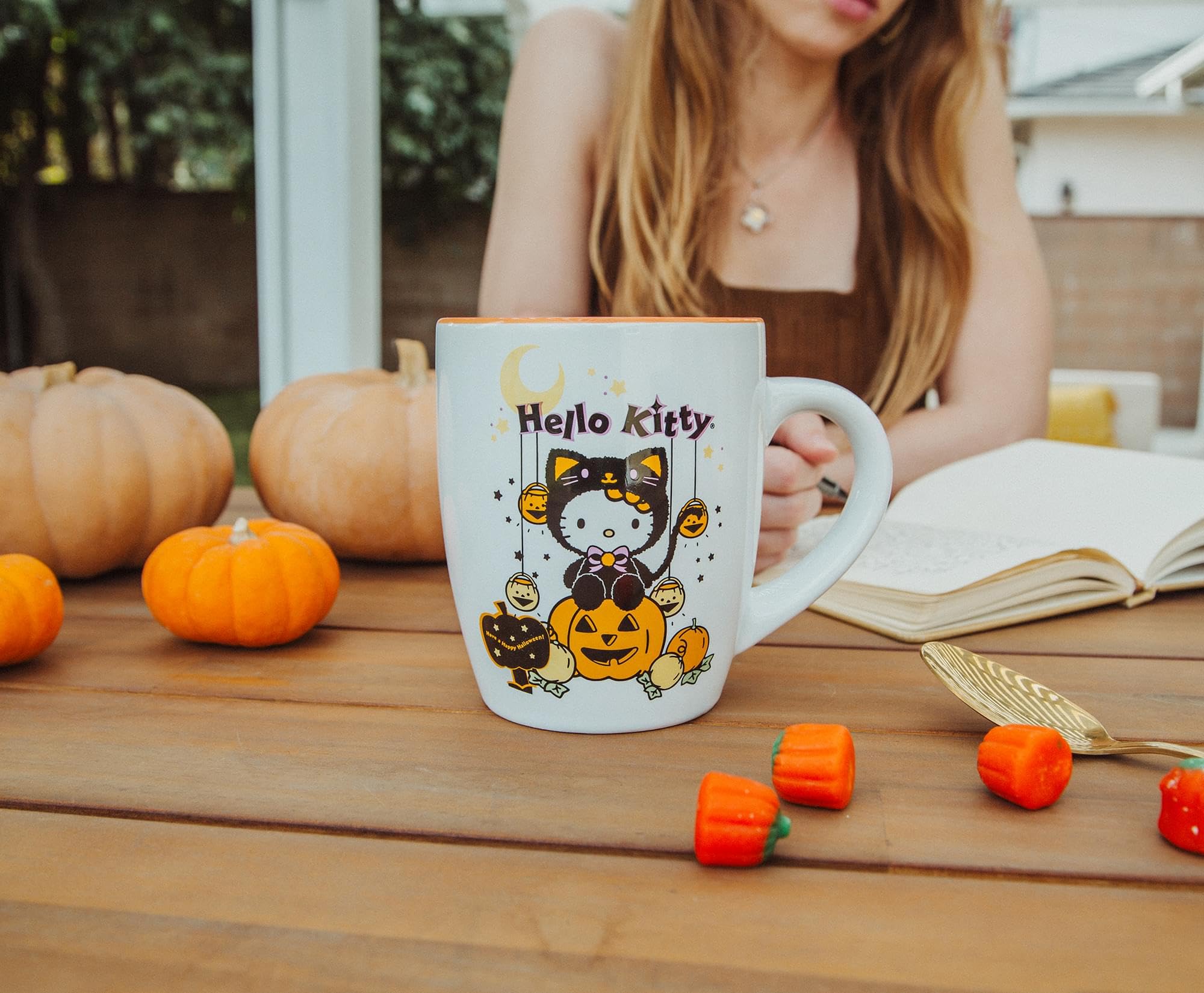 Foto 4 pulgar | Taza Con Leche Silver Buffalo Sanrio Hello Kitty Pumpkin  600 Ml - Venta Internacional.