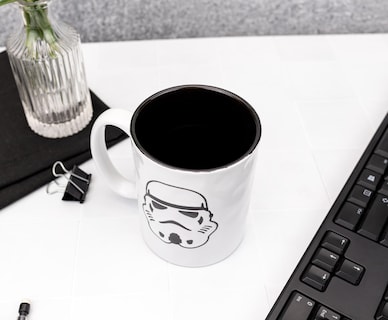 Foto 2 | Taza Plateada Con El Logotipo De Trooper Empire De Buffalo Star Wars 500 Ml - Venta Internacional.
