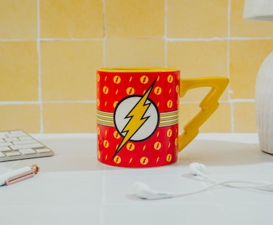Foto 3 | Taza De Cerámica Silver Buffalo Dc Comics Flash Stripes 590ml - Venta Internacional.