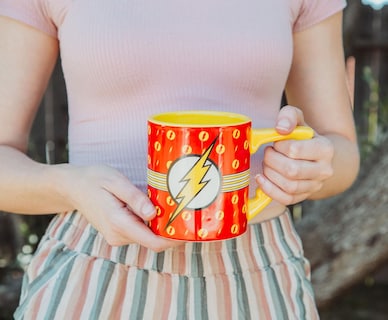 Foto 4 | Taza De Cerámica Silver Buffalo Dc Comics Flash Stripes 590ml - Venta Internacional.