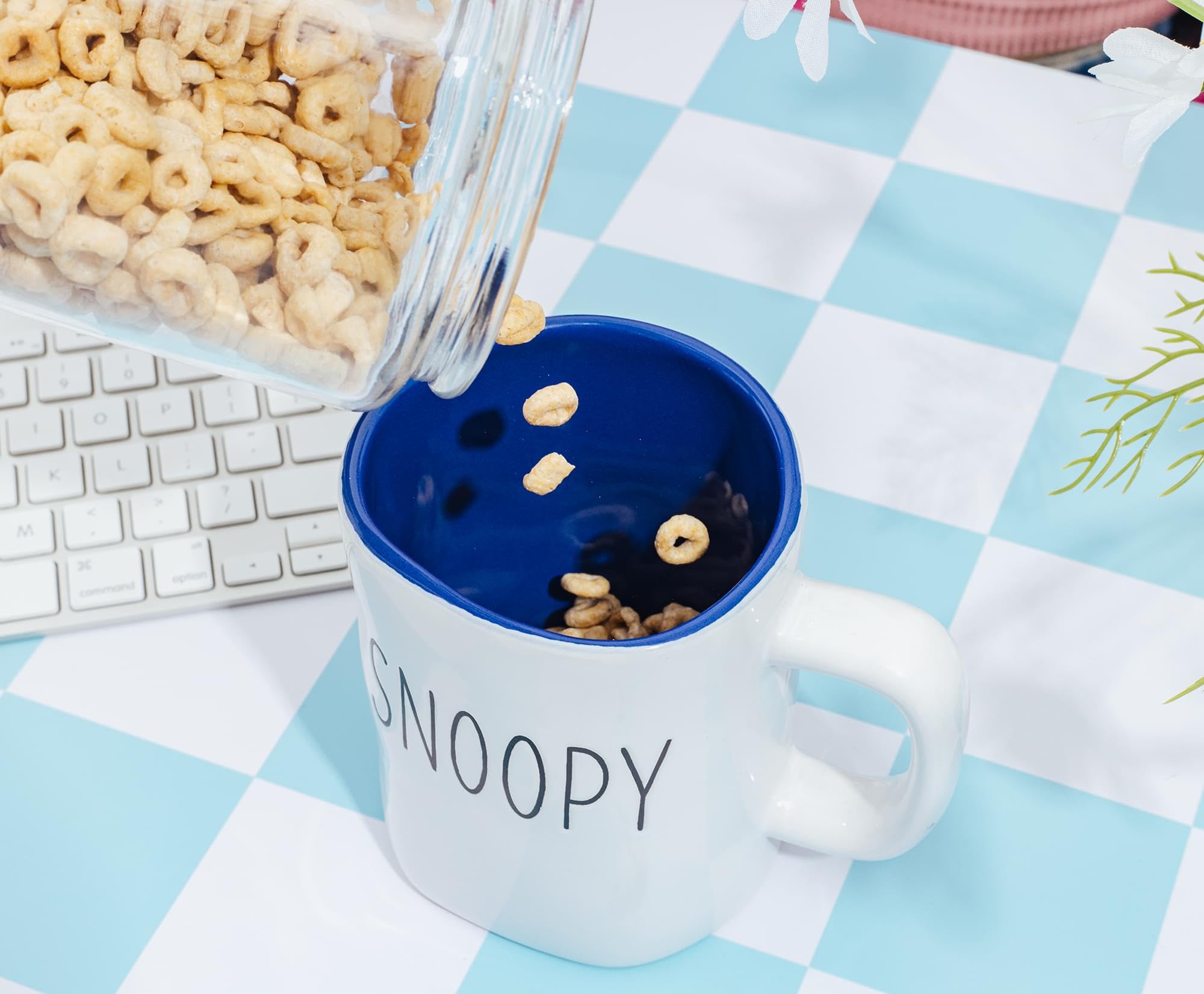 Foto 7 pulgar | Taza De Cerámica Silver Buffalo Peanuts Snoopy  750 Ml - Venta Internacional.