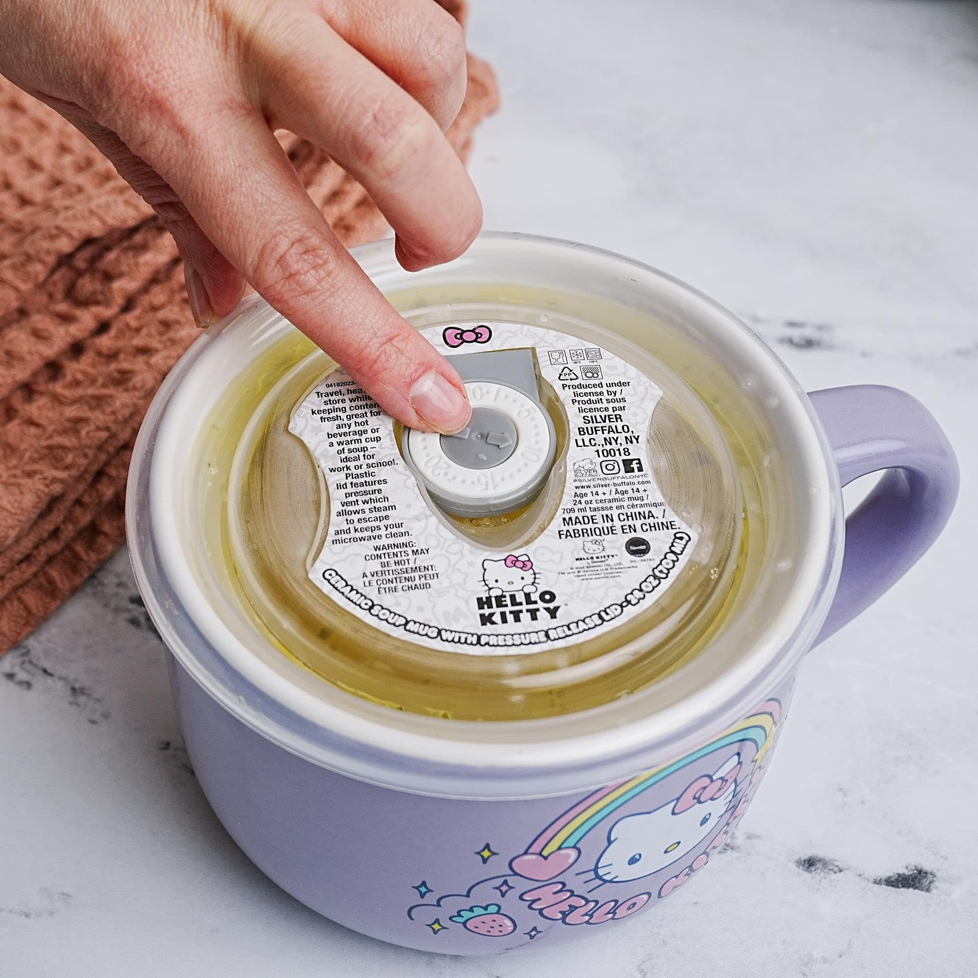 Foto 6 | Taza Para Sopa Silver Buffalo Sanrio Hello Kitty Rainbow - Venta Internacional.