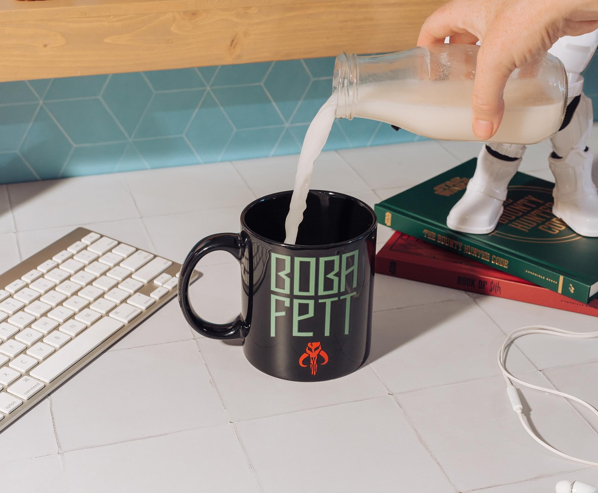 Foto 5 pulgar | Taza De Café Silver Buffalo Star Wars Boba Fett Helmet 600 Ml - Venta Internacional.
