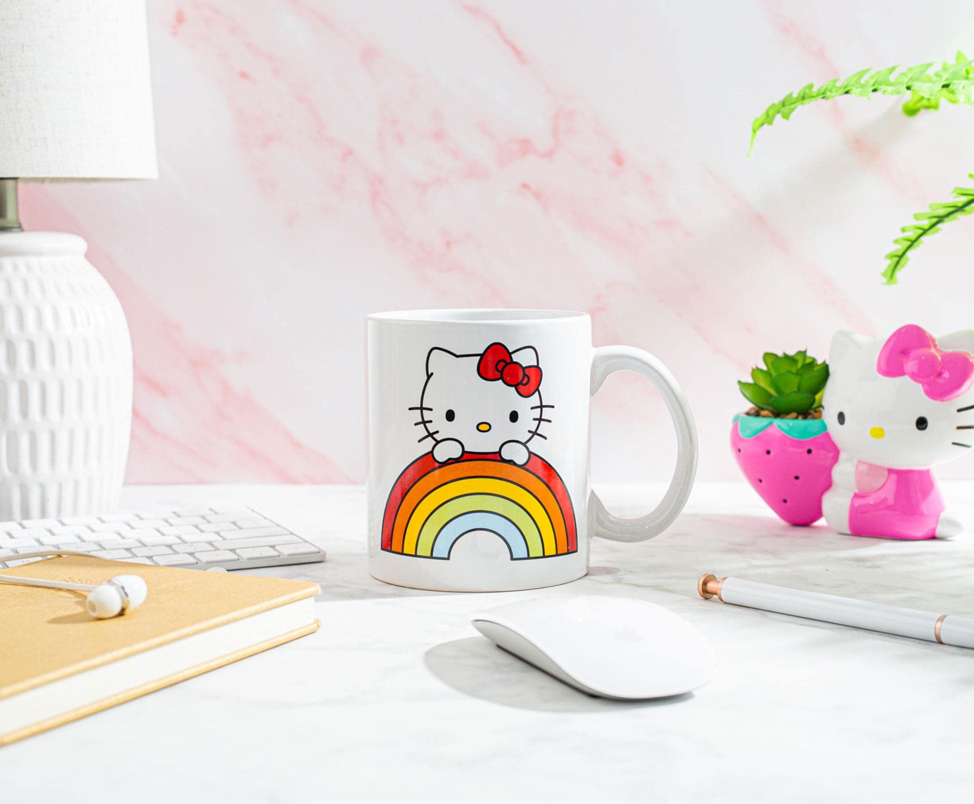 Foto 4 | Taza Silver Buffalo Sanrio Hello Kitty Rainbow Peek 600 Ml - Venta Internacional.