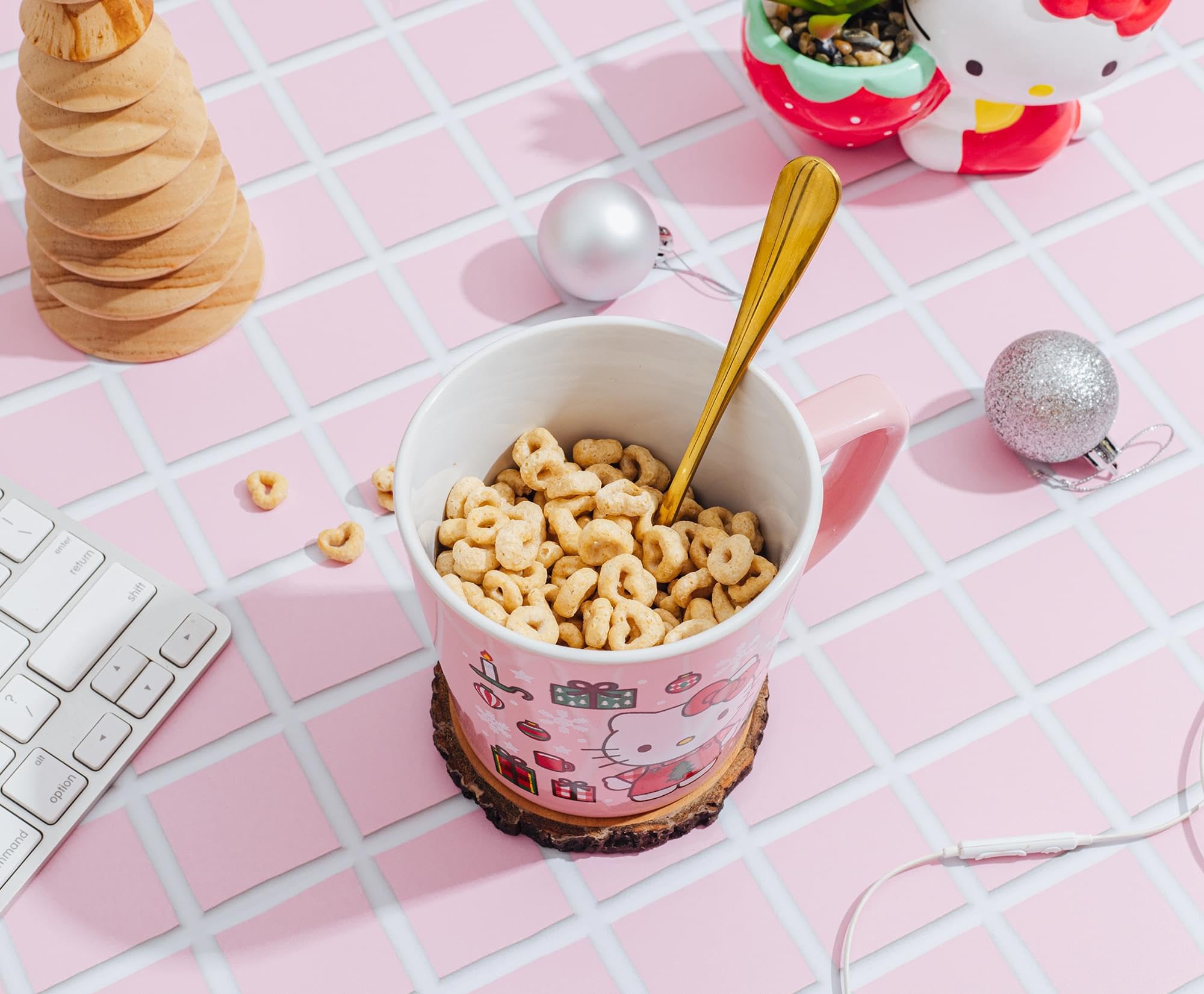 Foto 5 pulgar | Taza Silver Buffalo Sanrio Hello Kitty Holiday  500 Ml - Venta Internacional.