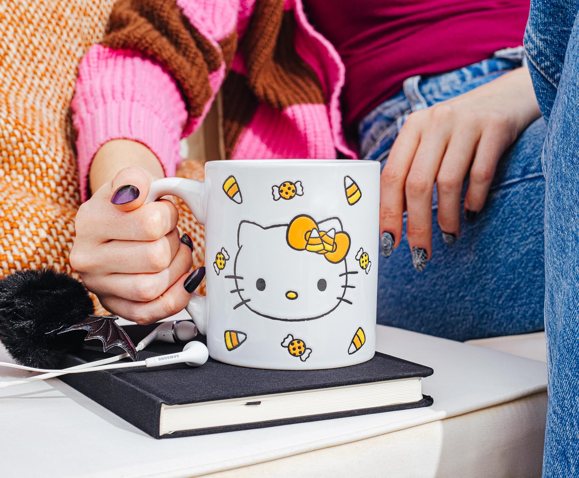 Foto 6 pulgar | Taza Silver Buffalo Sanrio Hello Kitty Candy Corn 414 Ml - Venta Internacional.