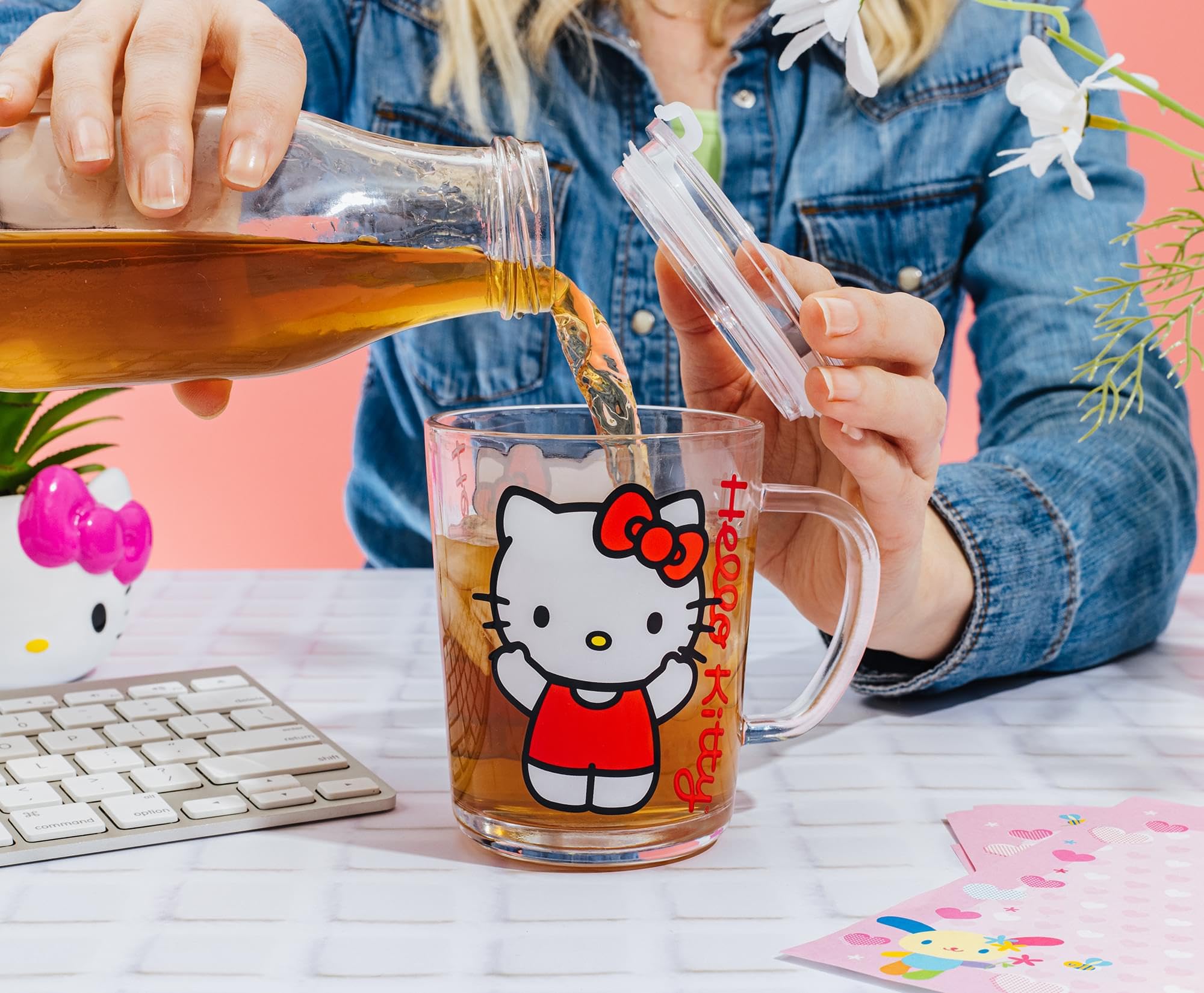 Foto 7 pulgar | Taza De Cristal Hello Kitty Sanrio Red Outfit Con Tapa  400 Ml - Venta Internacional.