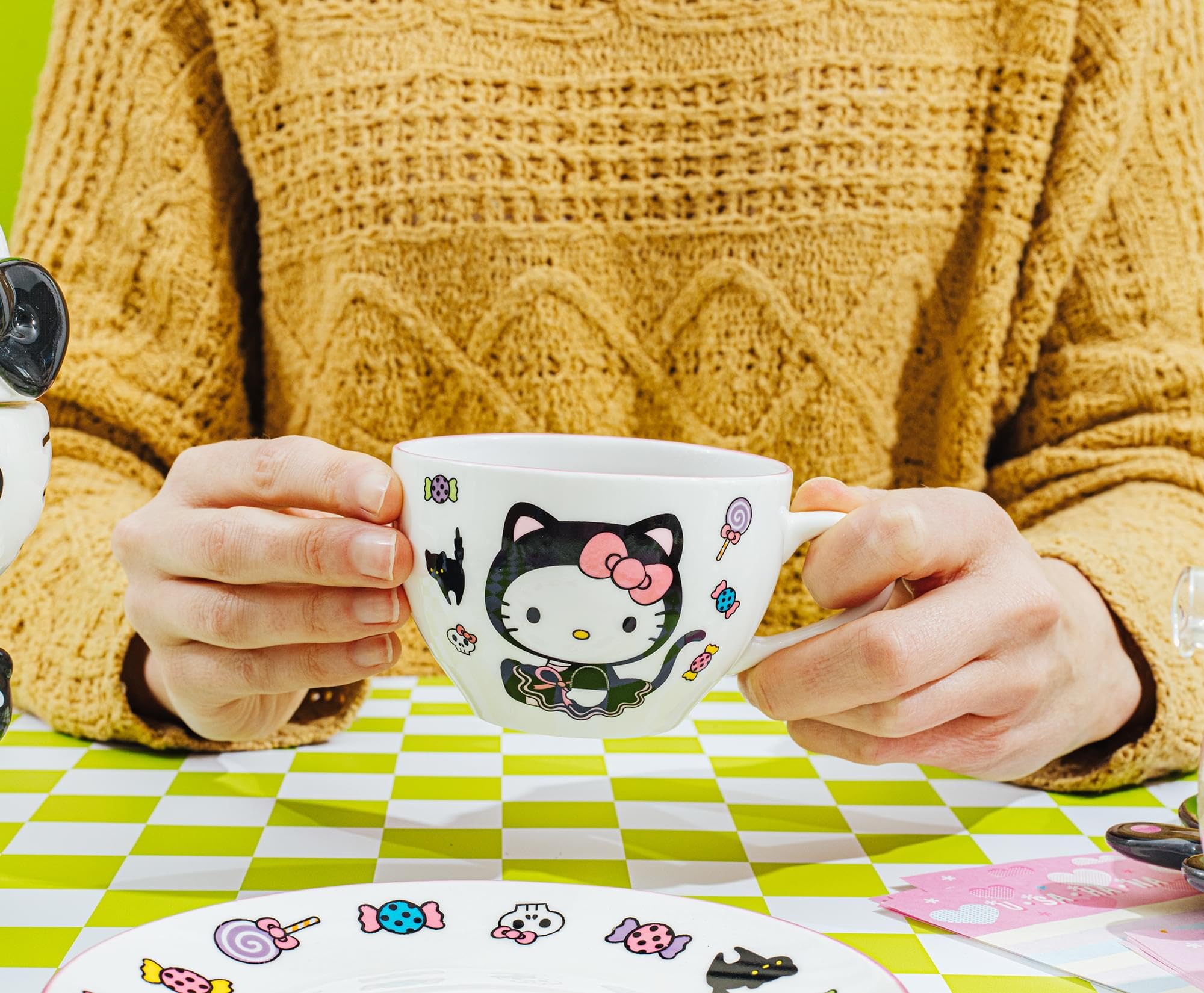 Foto 7 | Set De Taza De Té Y Platillo Hello Kitty Black Cat Bone China  200 Ml - Venta Internacional.