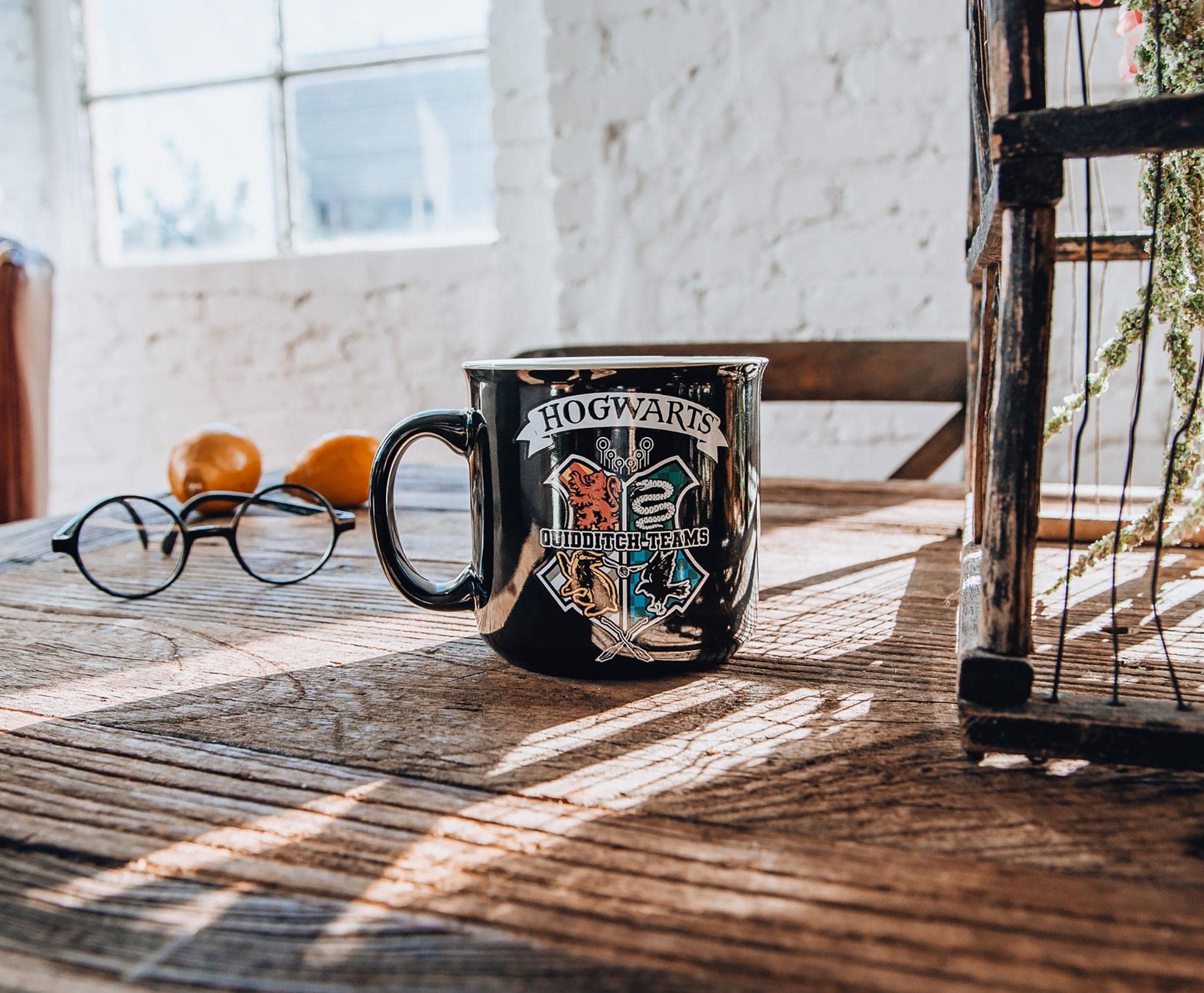 Foto 4 pulgar | Taza Camper Silver Buffalo Con El Escudo De Quidditch De Harry Potter  590 Ml - Venta Internacional.
