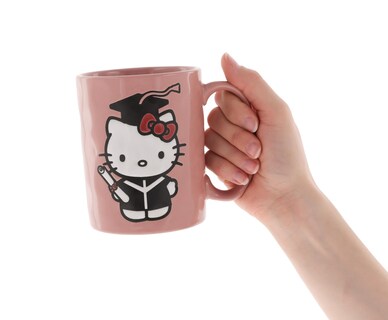 Foto 3 | Taza De Cerámica Silver Buffalo Hello Kitty Graduation 500 Ml - Venta Internacional.