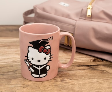 Foto 6 | Taza De Cerámica Silver Buffalo Hello Kitty Graduation 500 Ml - Venta Internacional.