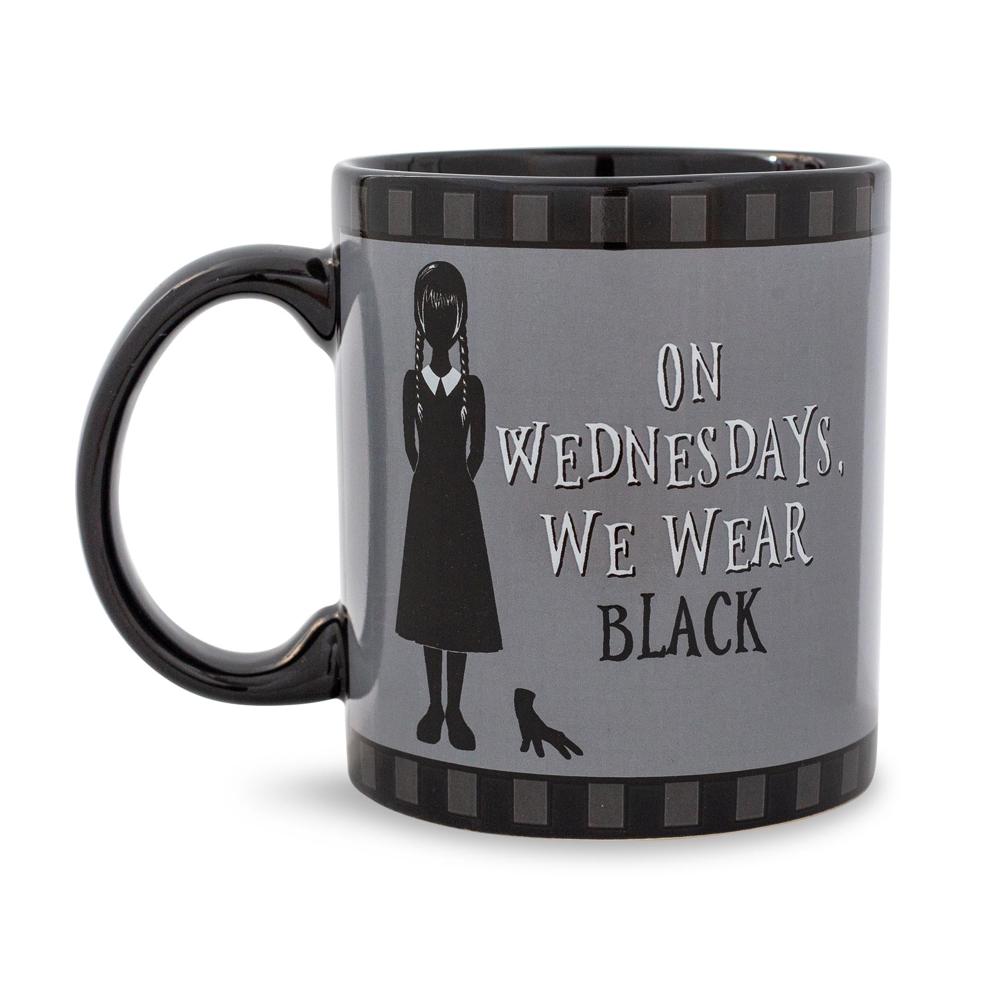 Foto 3 pulgar | Taza De Cerámica Silver Buffalo Wednesday We Wear Black  600 Ml - Venta Internacional.