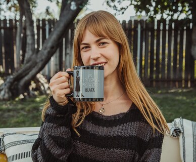 Foto 6 | Taza De Cerámica Silver Buffalo Wednesday We Wear Black 600 Ml - Venta Internacional.