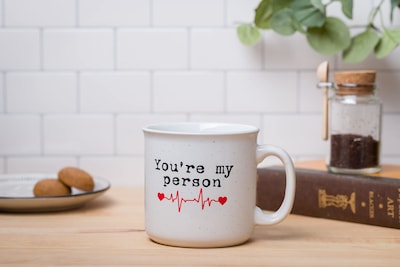 Foto 4 | Taza Camper Silver Buffalo Grey's Anatomy You're My Person 600 Ml - Venta Internacional.