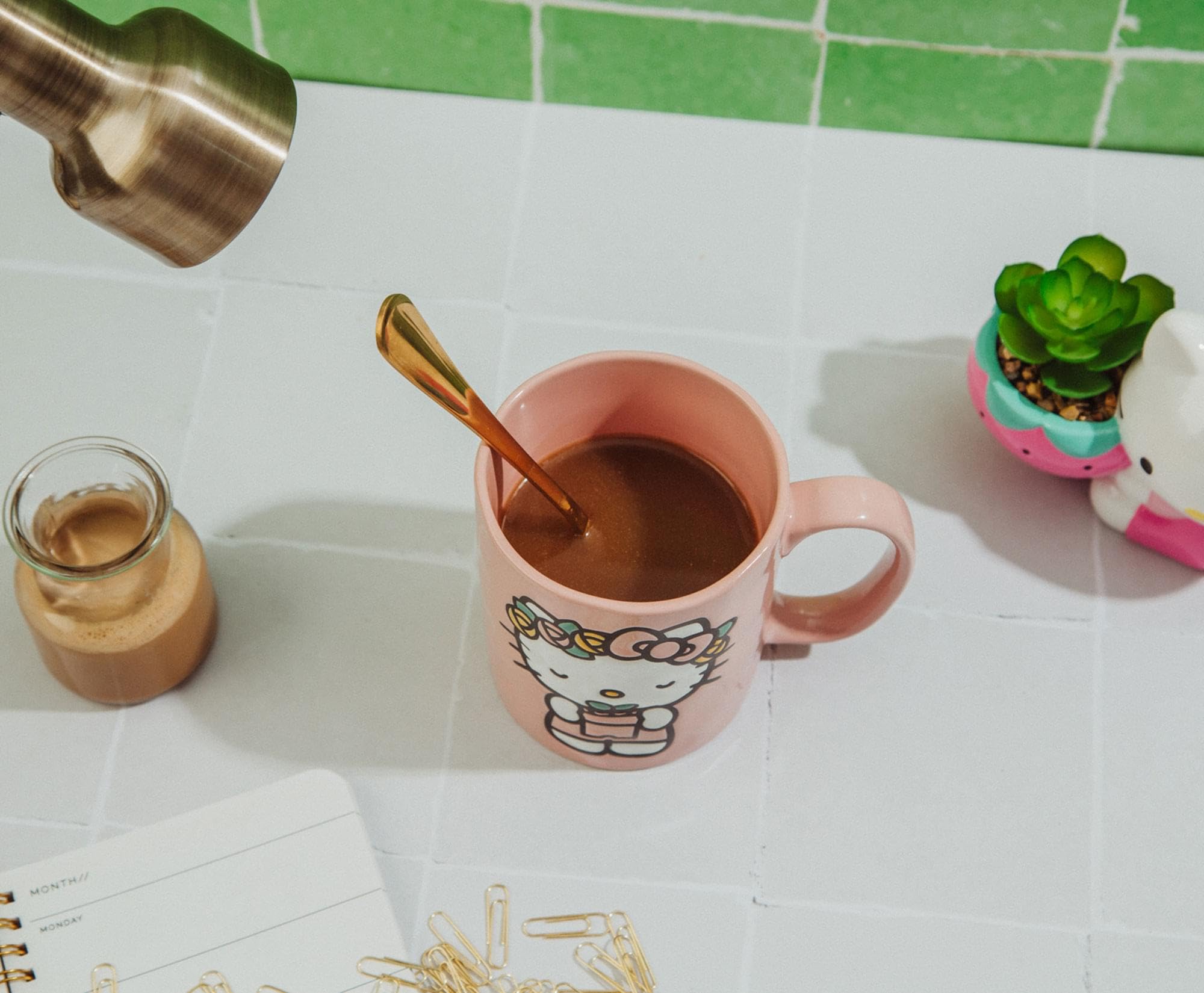 Foto 6 | Taza De Cerámica Toynk Sanrio Hello Kitty Flower Badge 530 Ml - Venta Internacional.