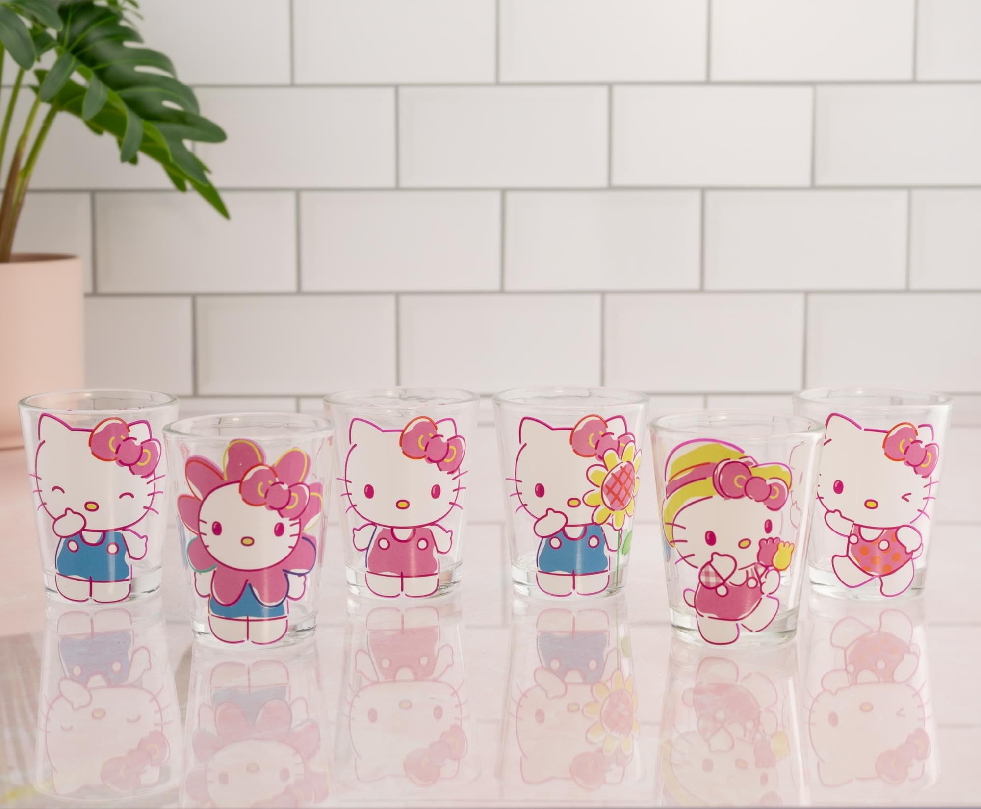 Foto 6 pulgar | Set De Minivasos De Chupito Silver Buffalo Sanrio Hello Kitty X6 - Venta Internacional.