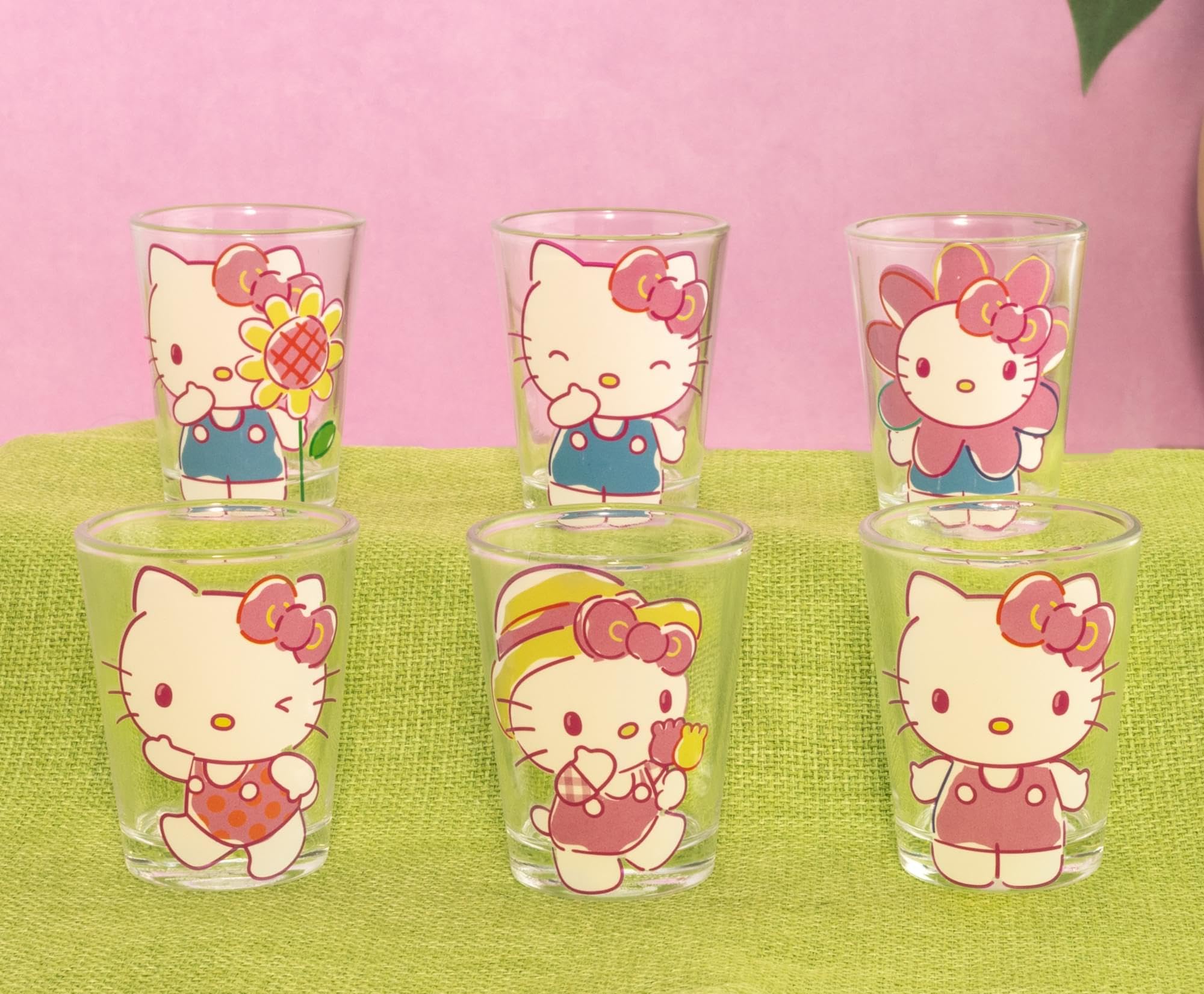Foto 7 | Set De Minivasos De Chupito Silver Buffalo Sanrio Hello Kitty X6 - Venta Internacional.