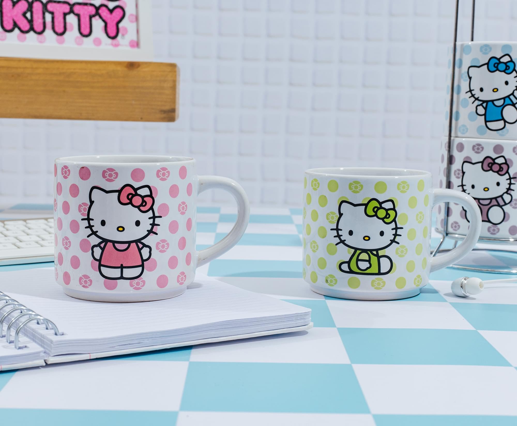 Foto 7 pulgar | Juego De Tazas Silver Buffalo Sanrio Hello Kitty De 4 Piezas Con Estante - Venta Internacional.
