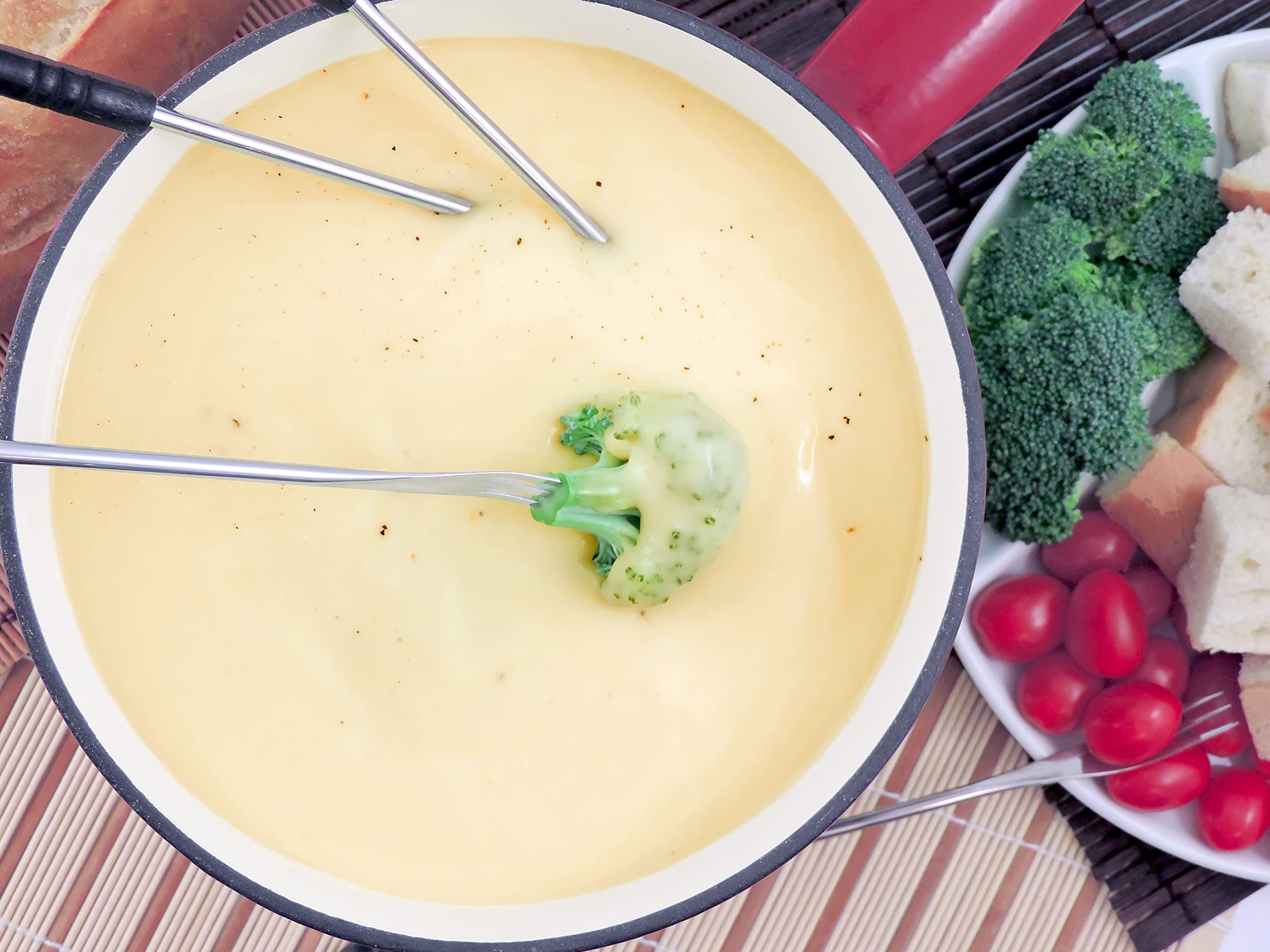 Foto 4 | Set De Fondue De Queso Swissmar Lugano, Hierro Fundido, 2 Litros, Rojo Cereza - Venta Internacional.