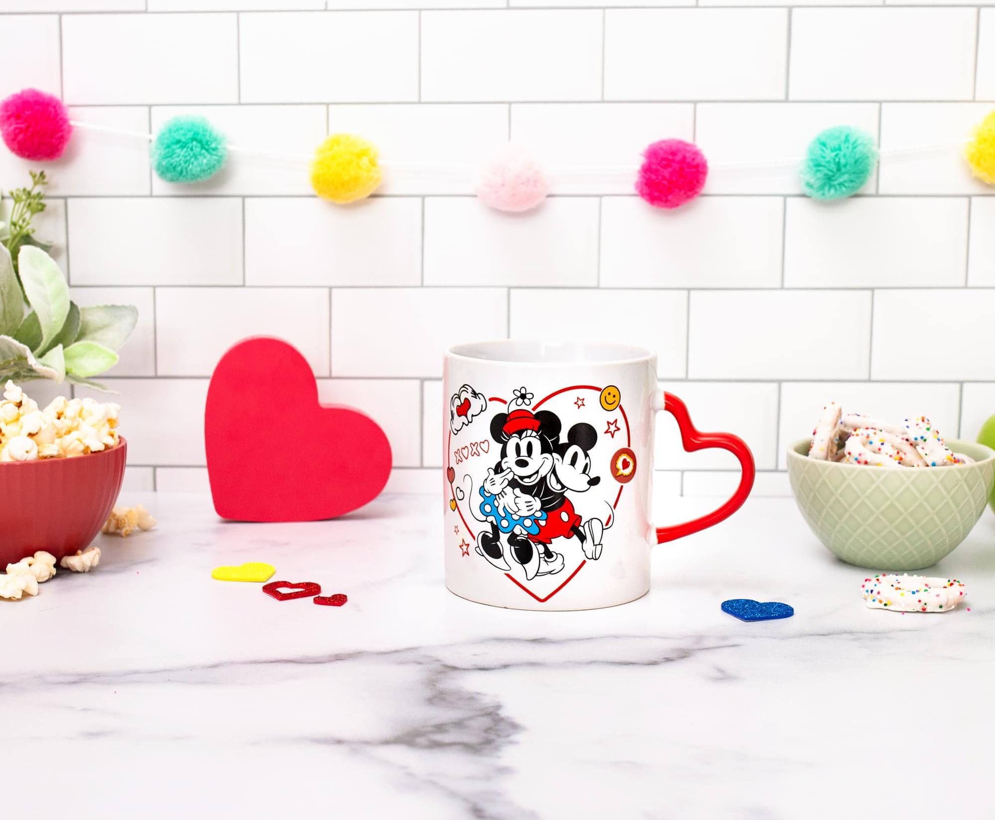 Foto 4 pulgar | Taza De Café Silver Buffalo Disney Mickey Minnie Love 590ml - Venta Internacional.