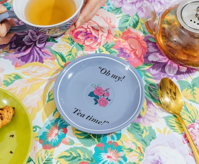 Foto 7 | Taza De Té Y Platillo Silver Buffalo Alicia En El País De Las Maravillas 350 Ml - Venta Internacional.