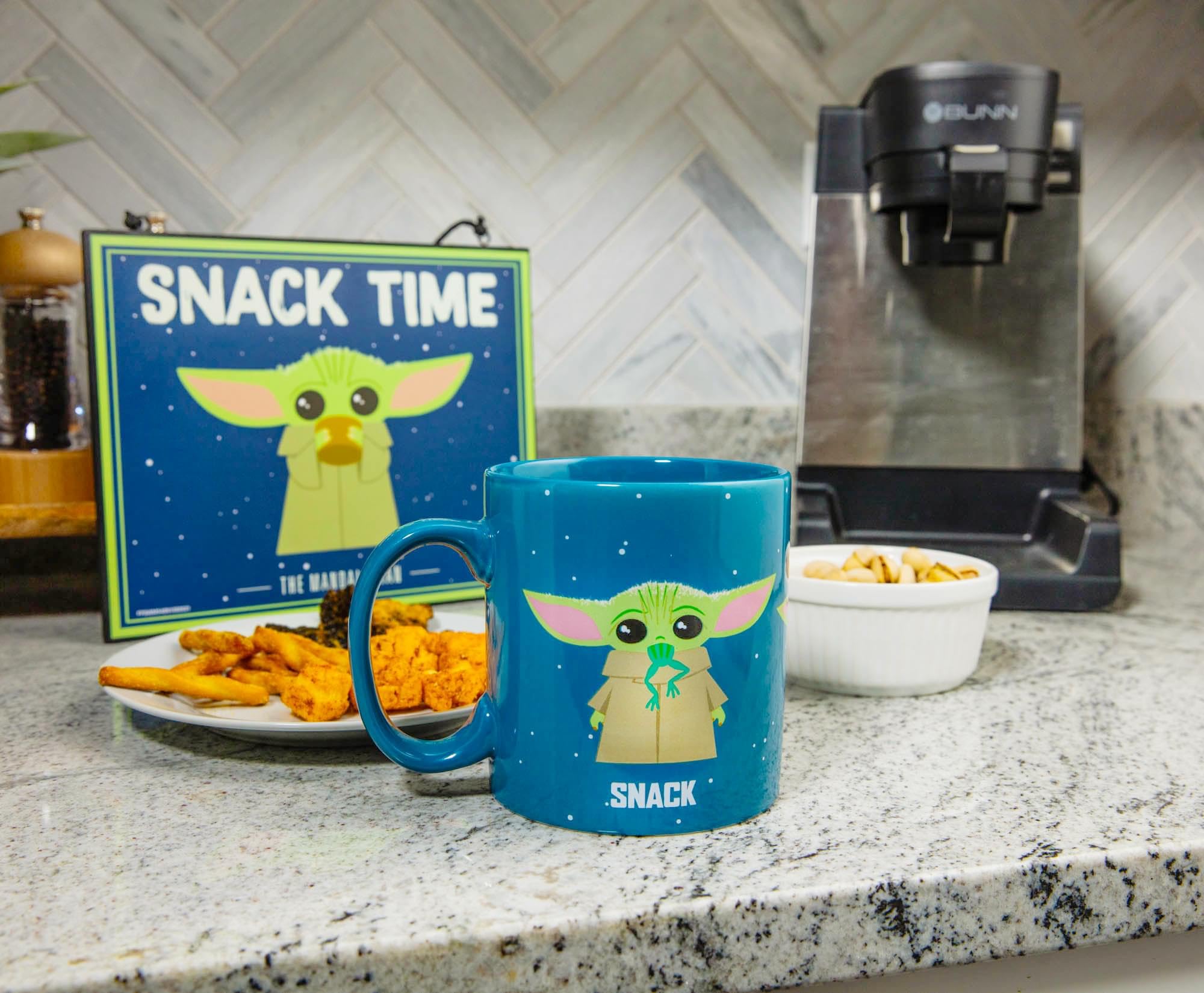 Foto 8 pulgar | Taza De Café Silver Buffalo Star Wars The Mandalorian Baby Yoda - Venta Internacional.