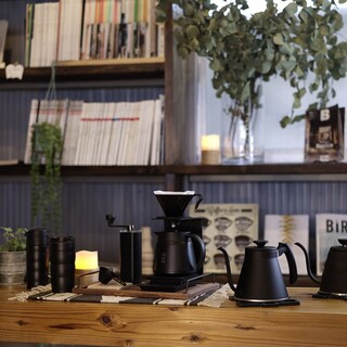 Foto 5 | Servidor De Metal Aislante Hario V60 800 Ml Negro - Venta Internacional.