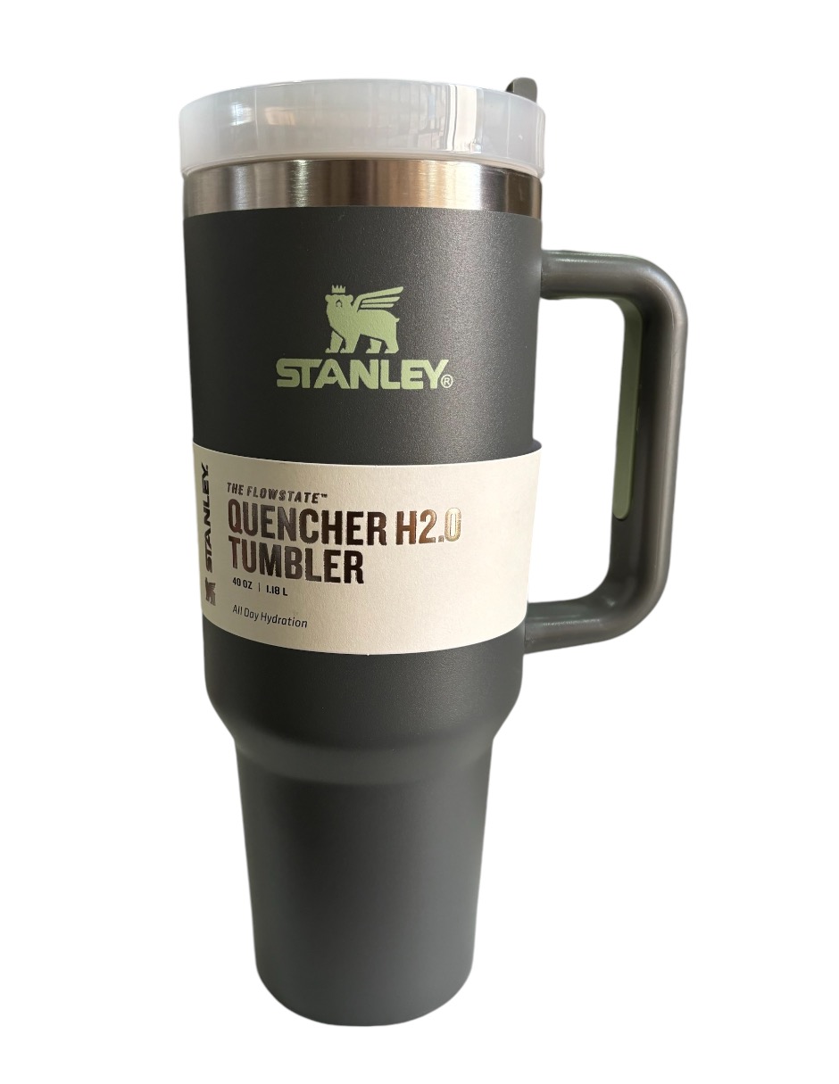 Foto 2 pulgar | Termo Stanley Quencher 2.0 Charcol 40 Oz