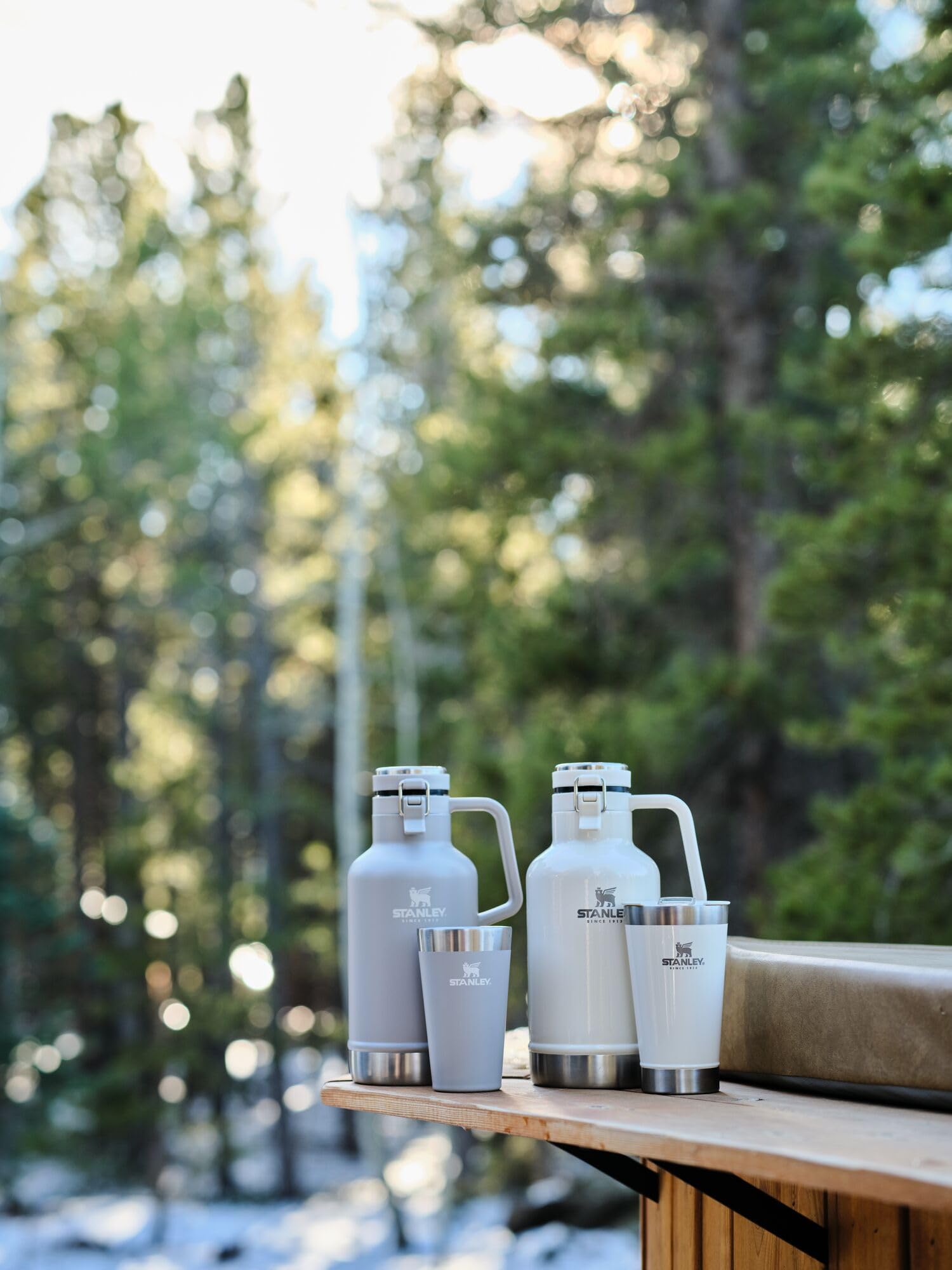 Foto 5 pulgar | Growler Stanley Classic Easy-pour Con Aislamiento, 1,9 L, Crema Brillante - Venta Internacional.