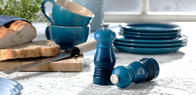 Foto 2 | Set De Molinillos De Sal Y Pimienta Le Creuset Petite Caribbean De 5 X 2 Cm - Venta Internacional.