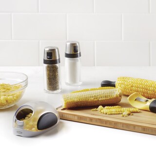 Foto 5 | Salero Oxo Good Grips Con Boquilla Para Verter, Transparente Y Plateado - Venta Internacional.