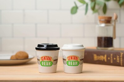 Foto 4 | Salero Y Pimentero Silver Buffalo Friends Central Perk - Venta Internacional.
