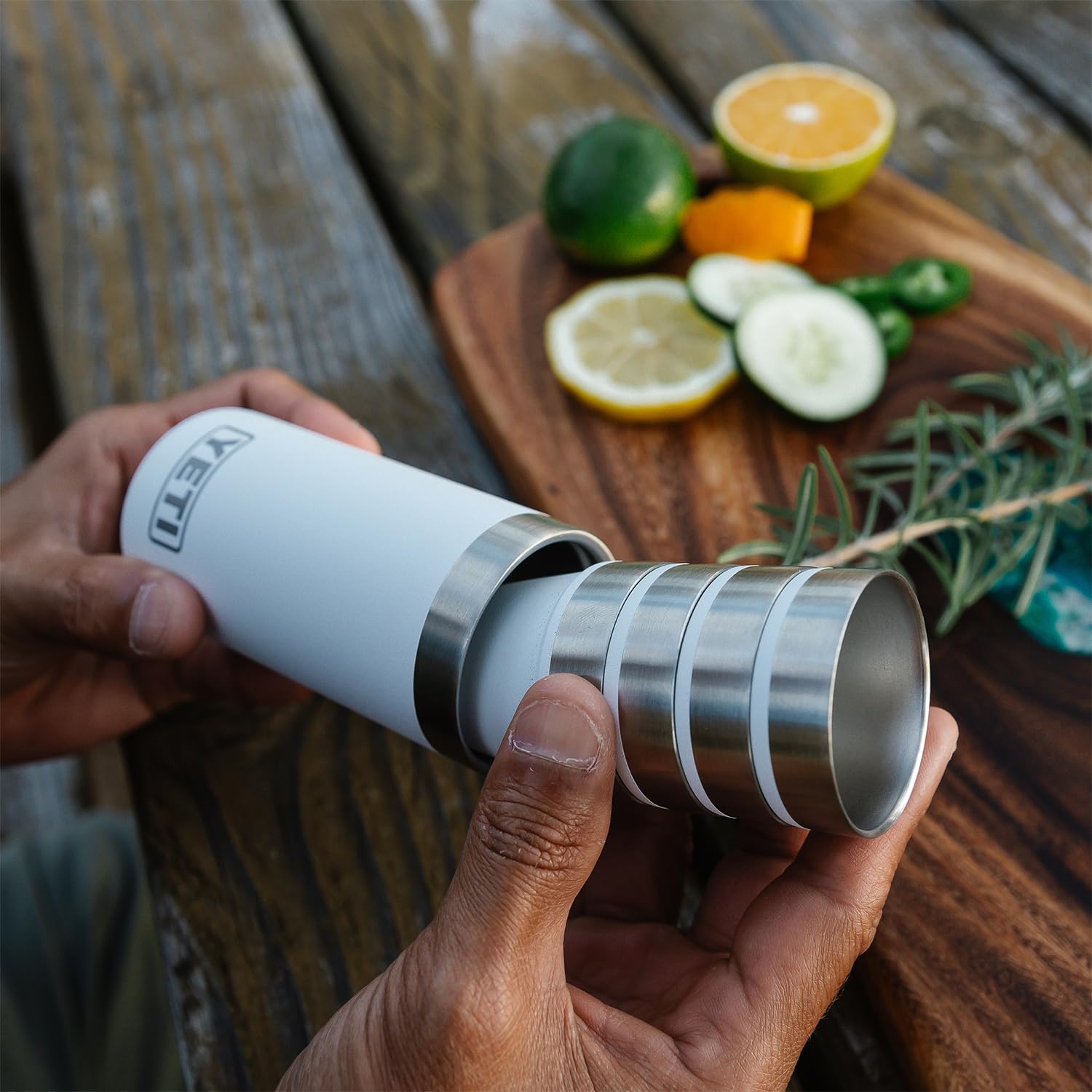 Foto 7 pulgar | Set De 4 Vasos De Chupito Yeti Con Funda De Transporte, 50 Ml, Color Blanco - Venta Internacional.