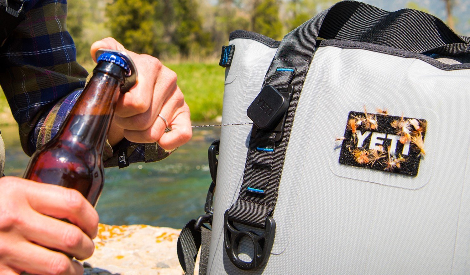 Foto 2 | Herramienta Retráctil Yeti Molle Zinger Con Abrebotellas - Venta Internacional.