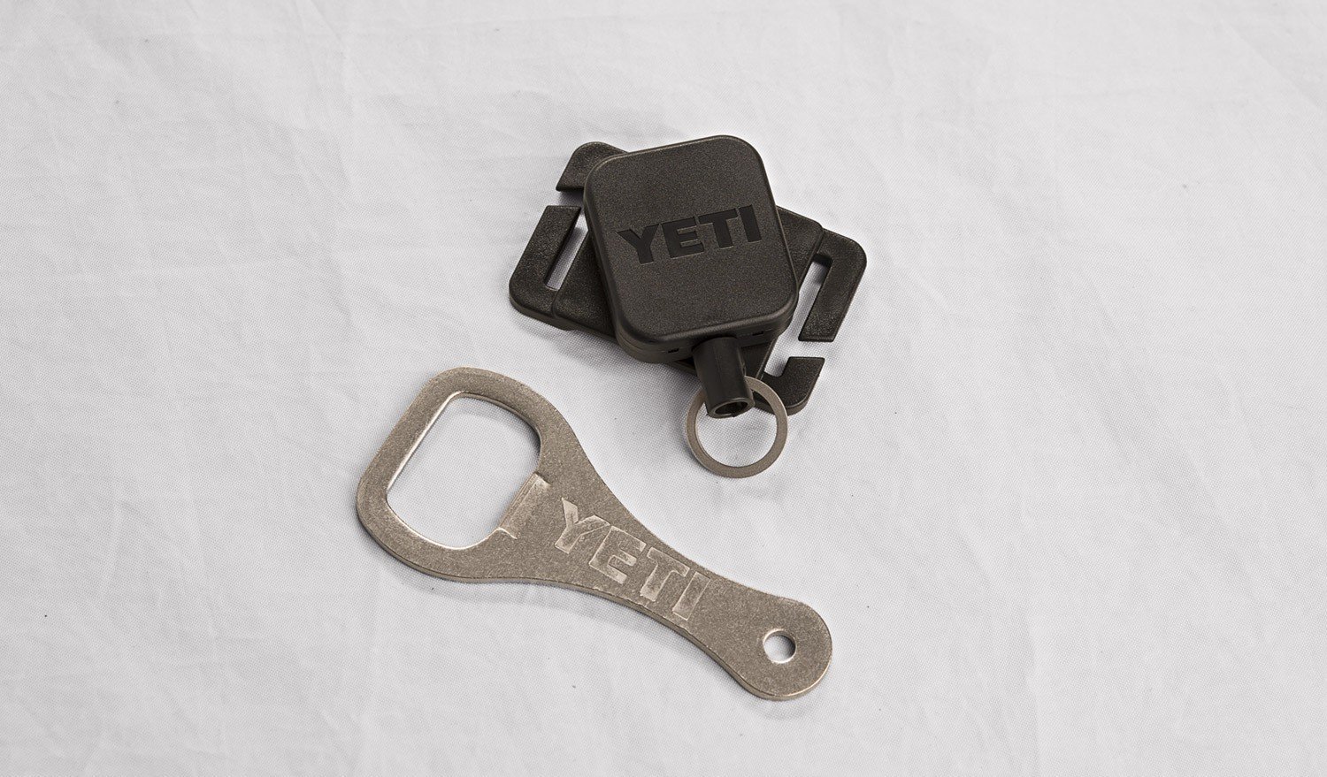 Foto 8 pulgar | Herramienta Retráctil Yeti Molle Zinger Con Abrebotellas - Venta Internacional.