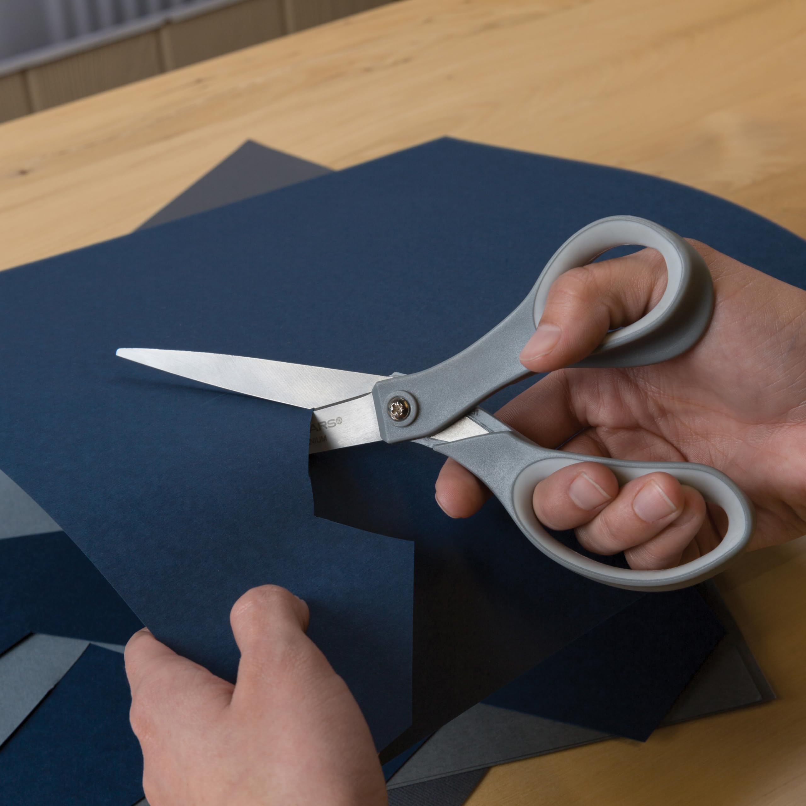 Foto 7 | Tijeras Fiskars Comfort Grip Titanium 8 Pulgadas - Gris - Venta Internacional.
