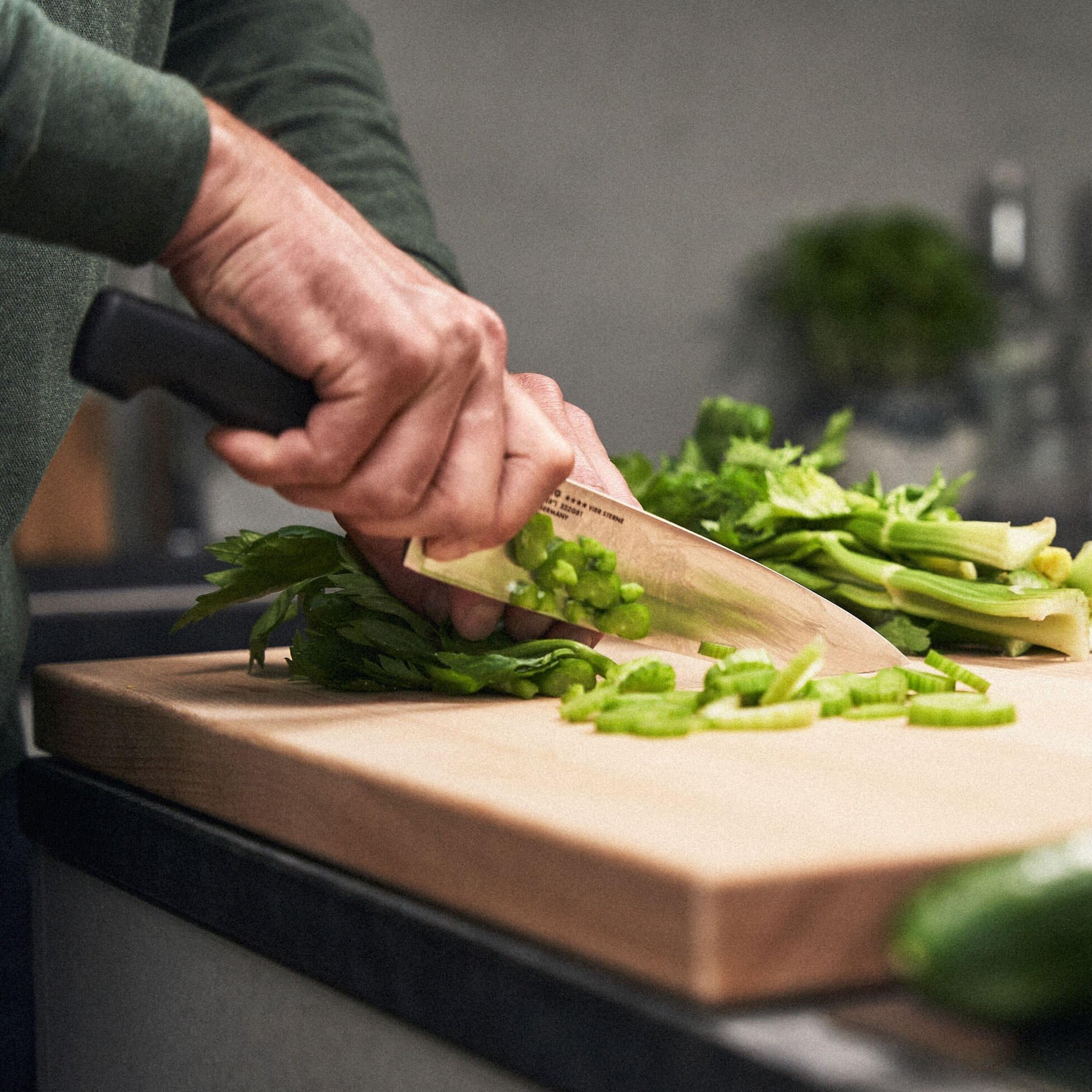 Foto 2 | Cuchillo De Chef Zwilling 31071-201-0 Plateado/negro 20 Cm - Venta Internacional.