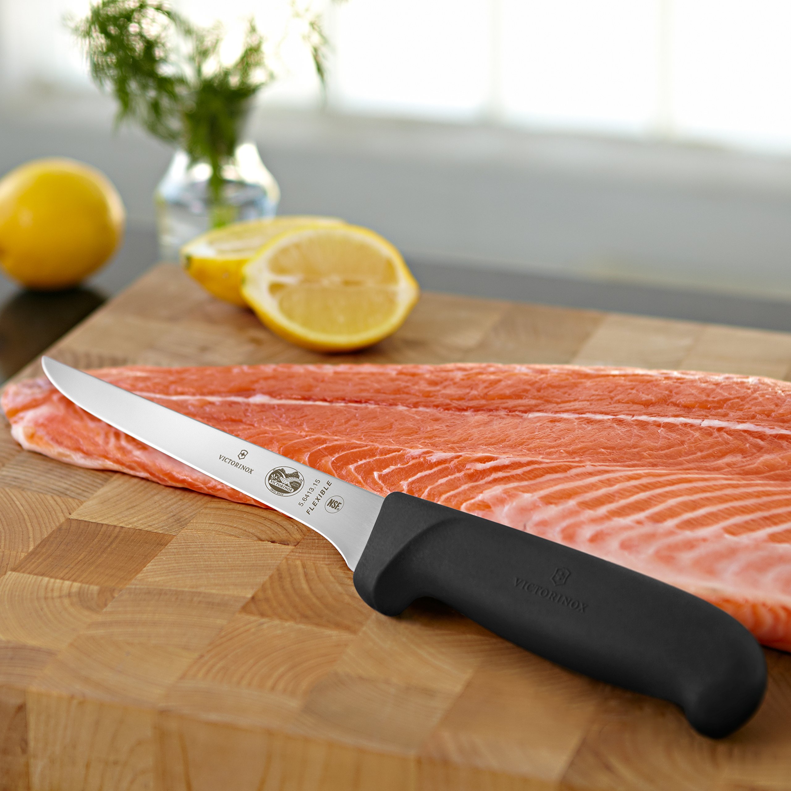 Foto 5 | Cuchillo Deshuesador Victorinox Swiss Army Fibrox Pro 15 Cm Negro - Venta Internacional.