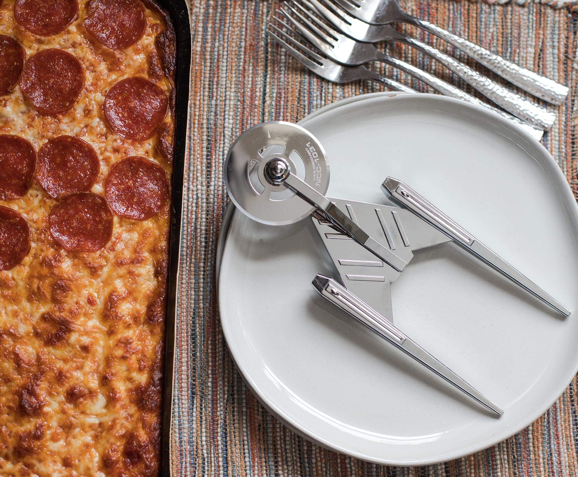 Foto 4 | Cortador De Pizza Star Trek Discovery Crossfield Starship - Venta Internacional.