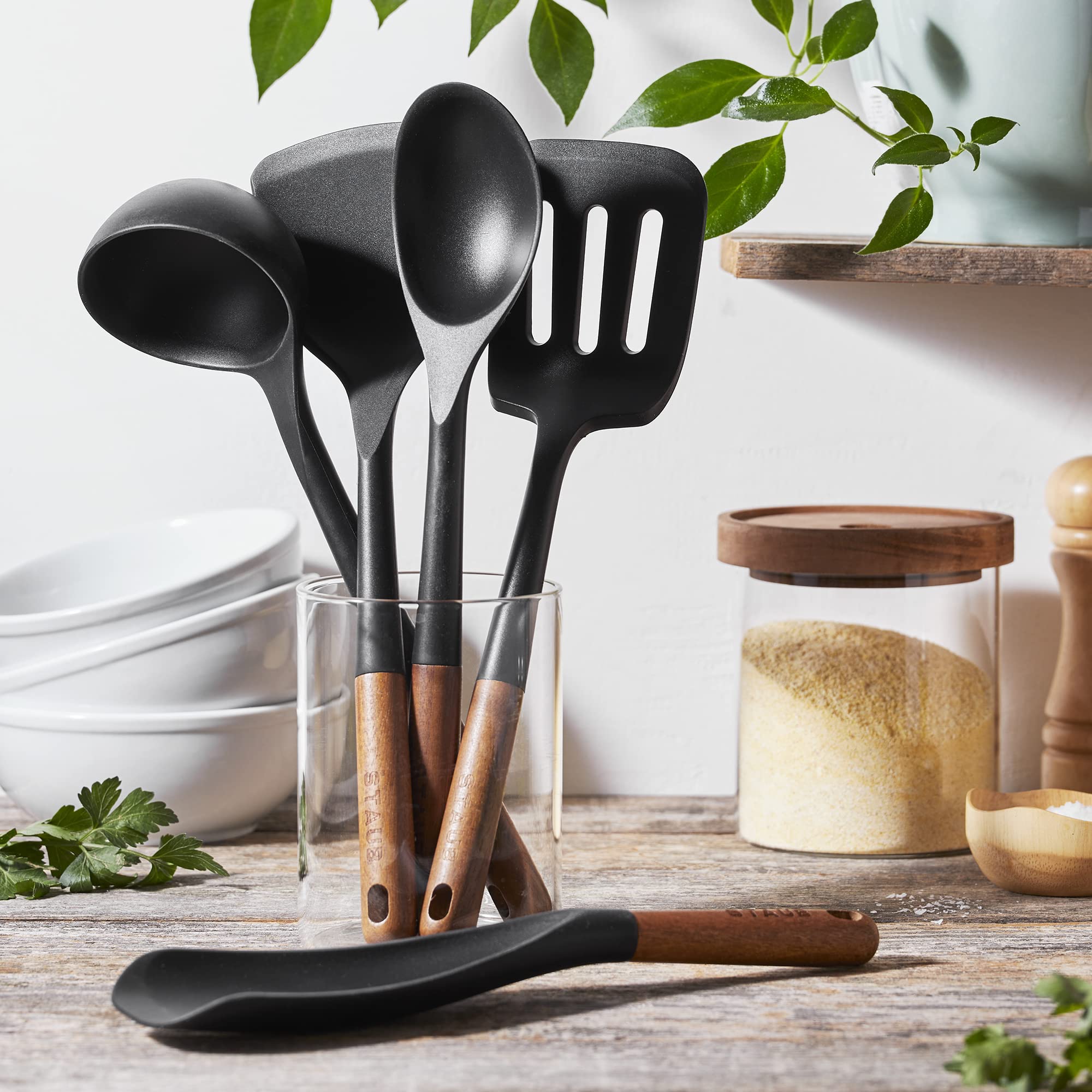 Foto 2 | Juego De Utensilios De Cocina Staub De Silicona Con Mango De Madera  5 Piezas - Venta Internacional.