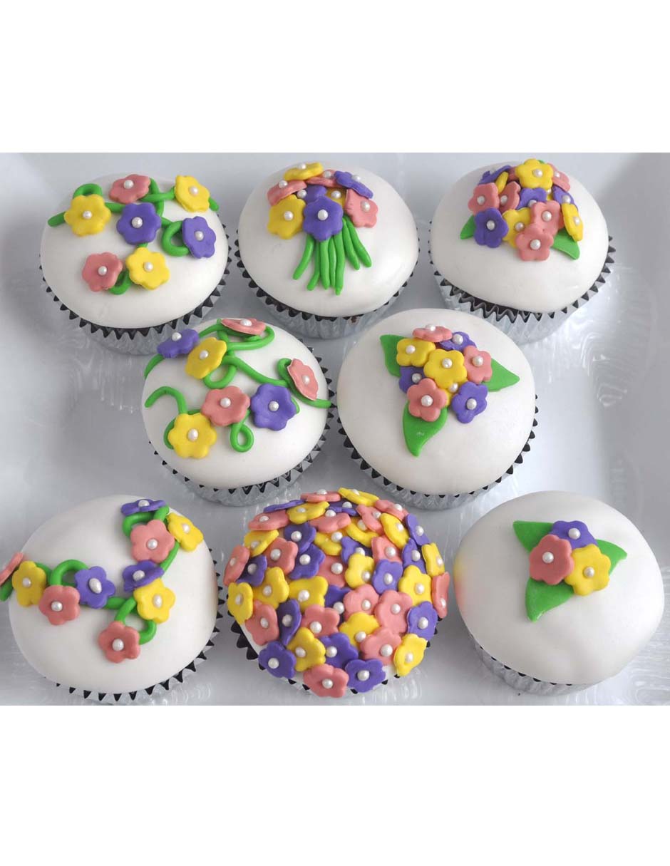 Foto 4 pulgar | Cortadores de Flores 4 Piezas Aleissi 502103 color Blanco con Expulsor Galletas Fondant